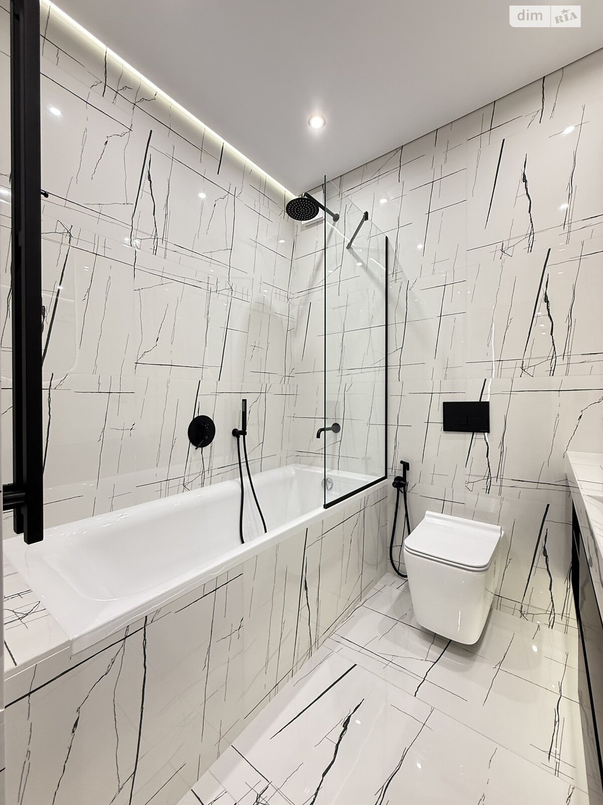 Продаж двокімнатної квартири в Рівному, на вул. Студентська 24А, район Щасливе фото 1 Продаж двокімнатної квартири в Рівному, на вул. Студентська 24А, район Щасливе фото 1