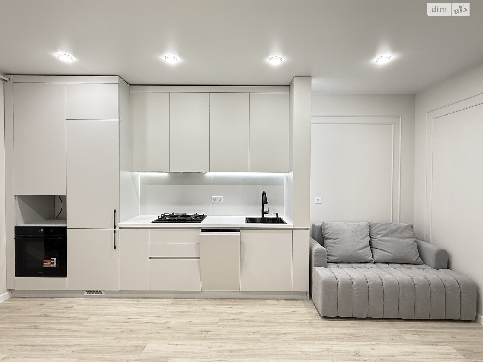 Продаж однокімнатної квартири в Рівному, на вул. Студентська 24А, район Щасливе фото 1 Продаж однокімнатної квартири в Рівному, на вул. Студентська 24А, район Щасливе фото 1