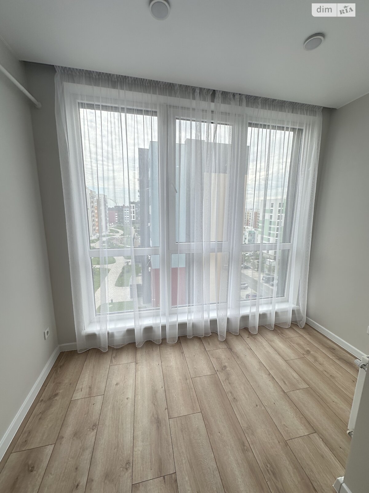 Продаж однокімнатної квартири в Рівному, на вул. Студентська 24А, район Щасливе фото 1