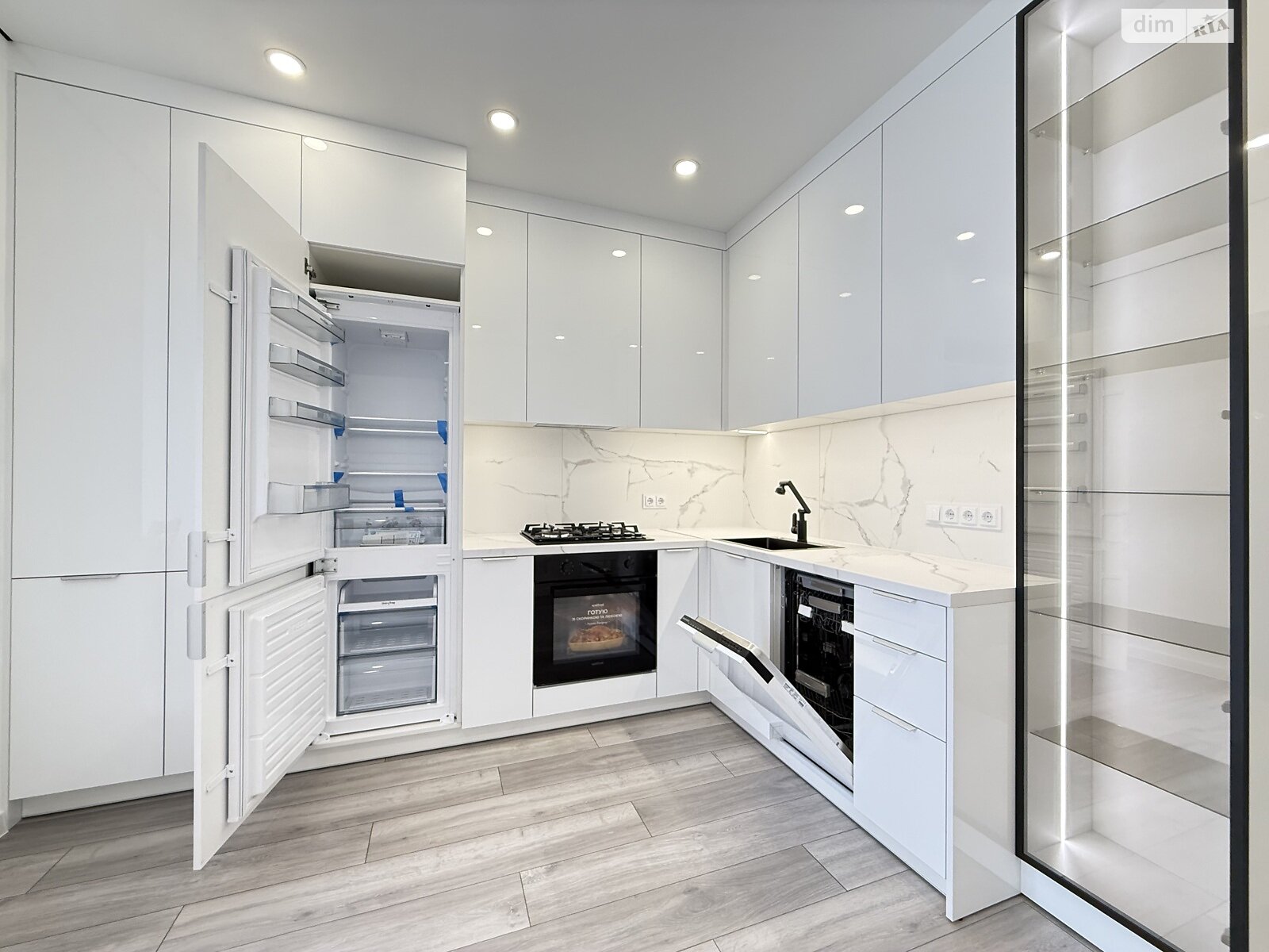 Продаж однокімнатної квартири в Рівному, на вул. Студентська 24А, район Щасливе фото 1