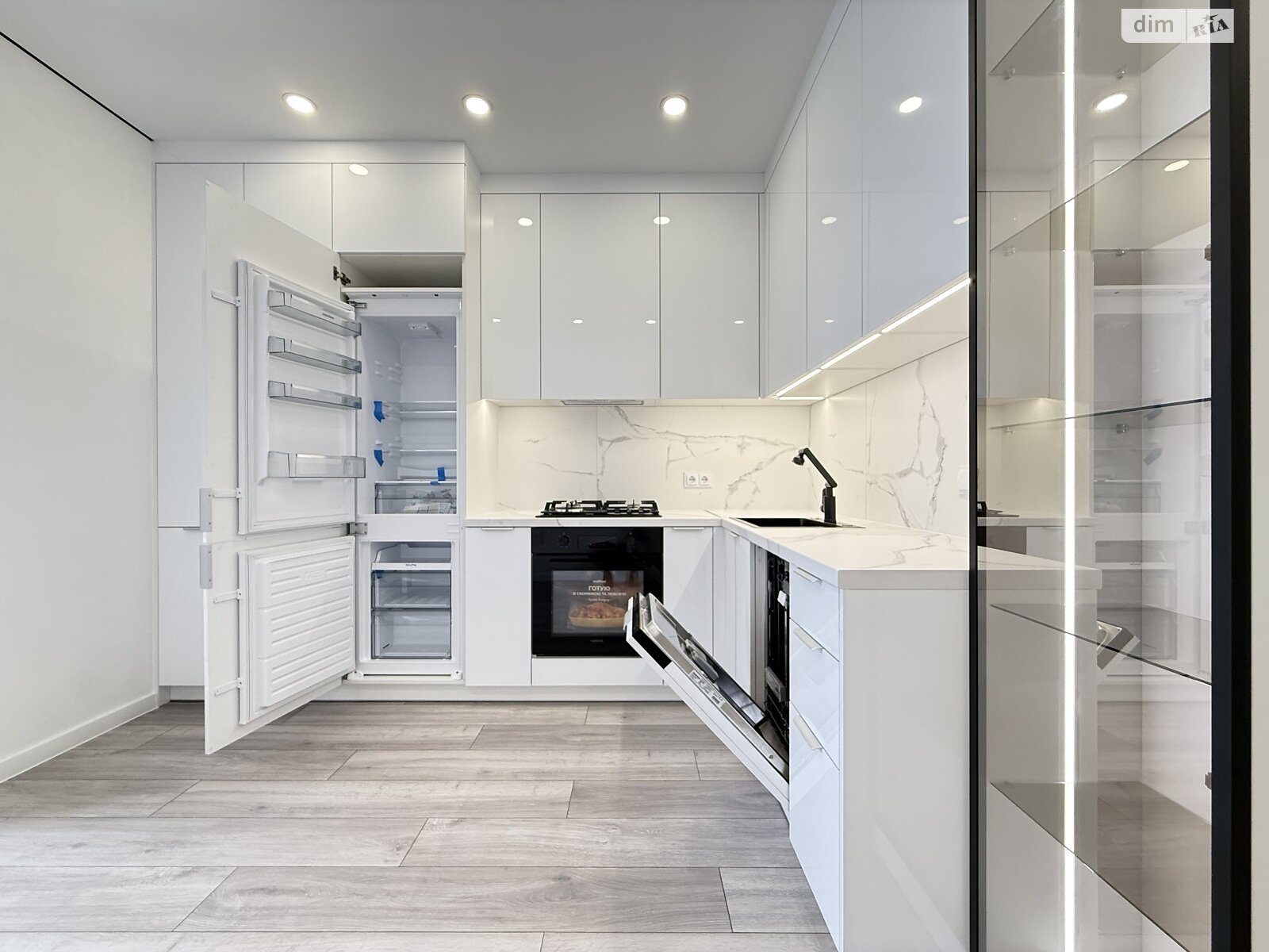 Продаж однокімнатної квартири в Рівному, на вул. Студентська 24А, район Щасливе фото 1