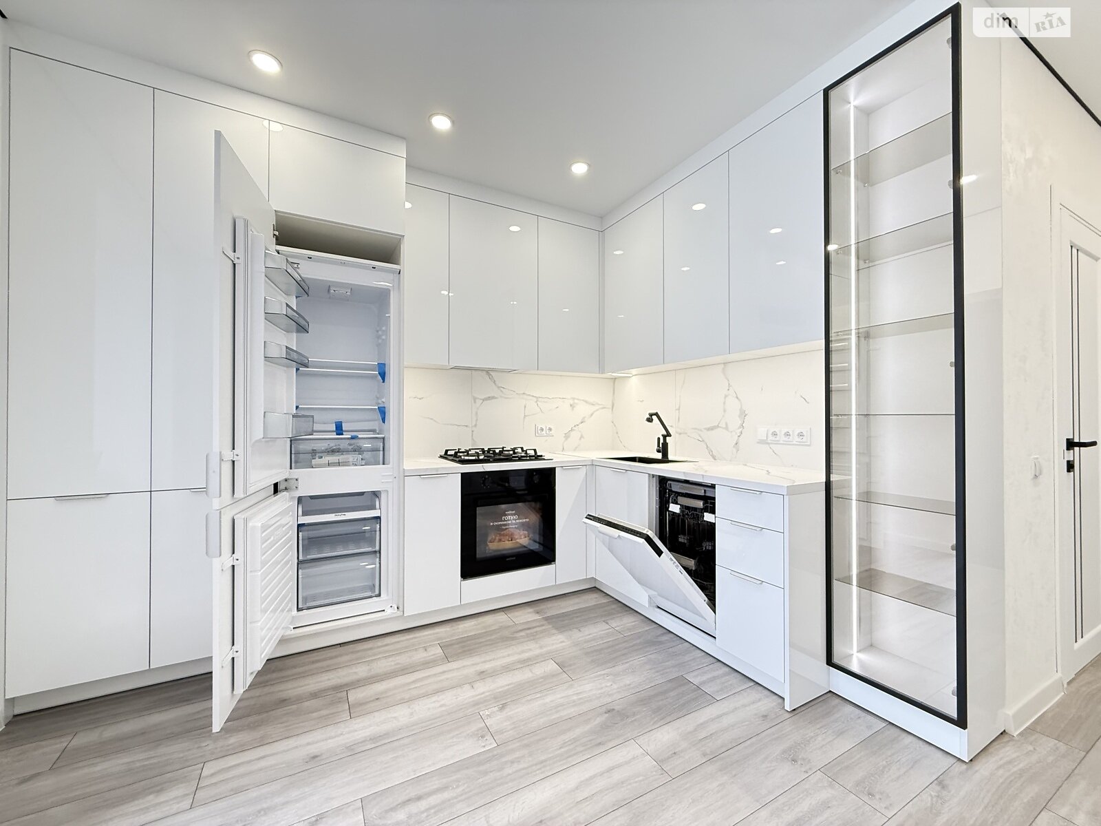 Продаж однокімнатної квартири в Рівному, на вул. Студентська 24А, район Щасливе фото 1