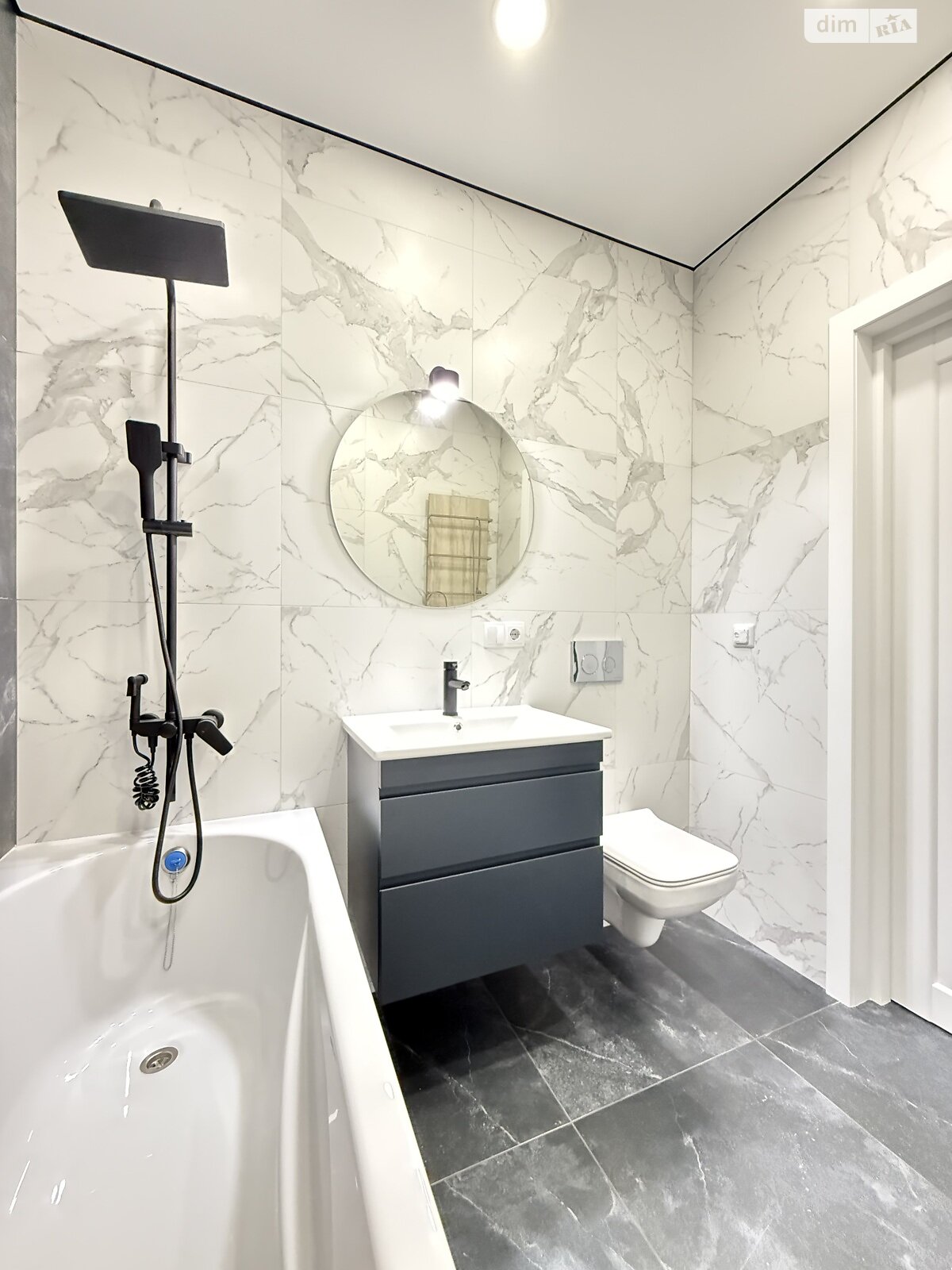 Продаж однокімнатної квартири в Рівному, на вул. Студентська 24А, район Щасливе фото 1