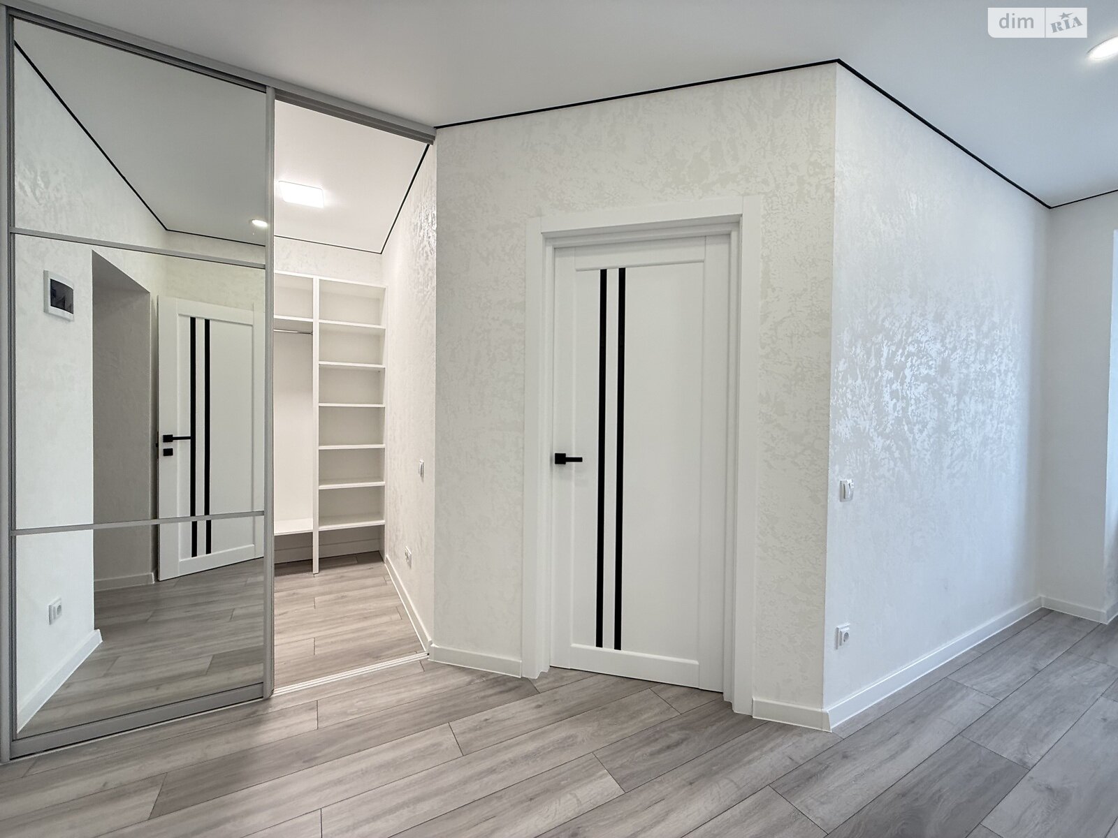 Продаж однокімнатної квартири в Рівному, на вул. Студентська 24А, район Щасливе фото 1