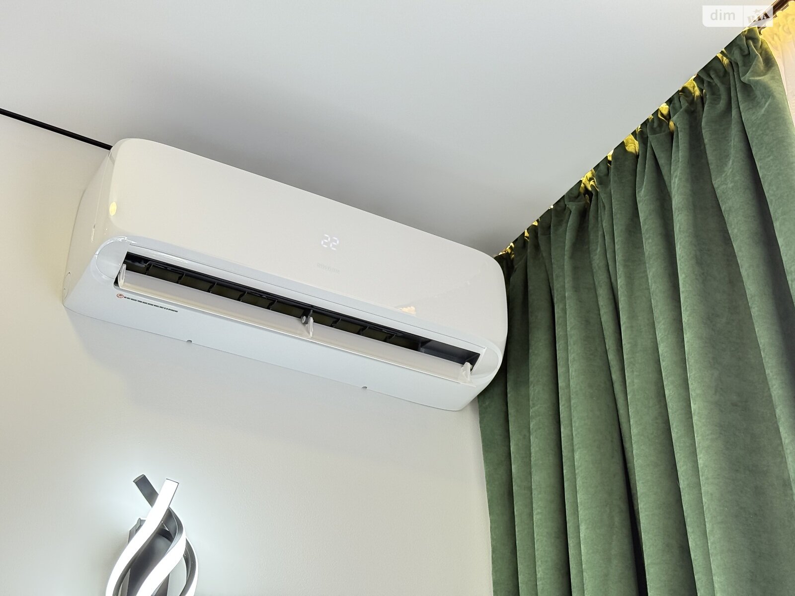 Продаж однокімнатної квартири в Рівному, на вул. Студентська 24А, район Щасливе фото 1