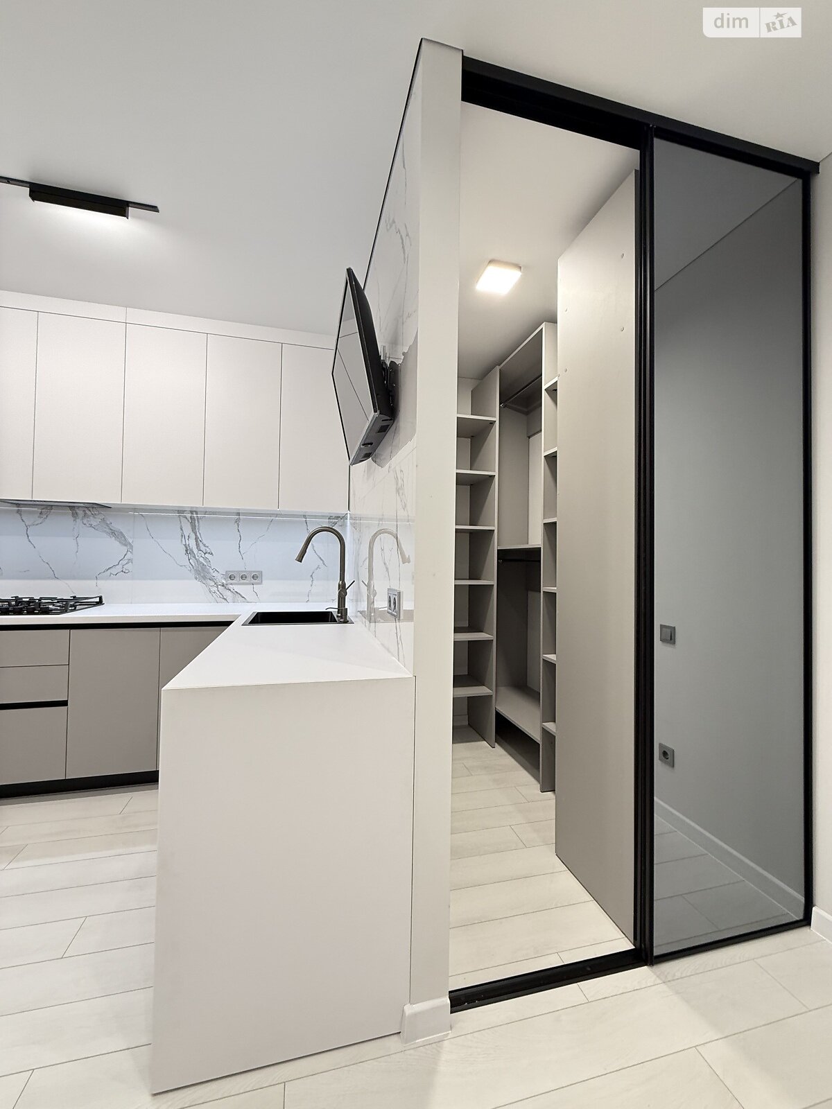 Продаж однокімнатної квартири в Рівному, на вул. Студентська 24А, район Щасливе фото 1 Продаж однокімнатної квартири в Рівному, на вул. Студентська 24А, район Щасливе фото 1