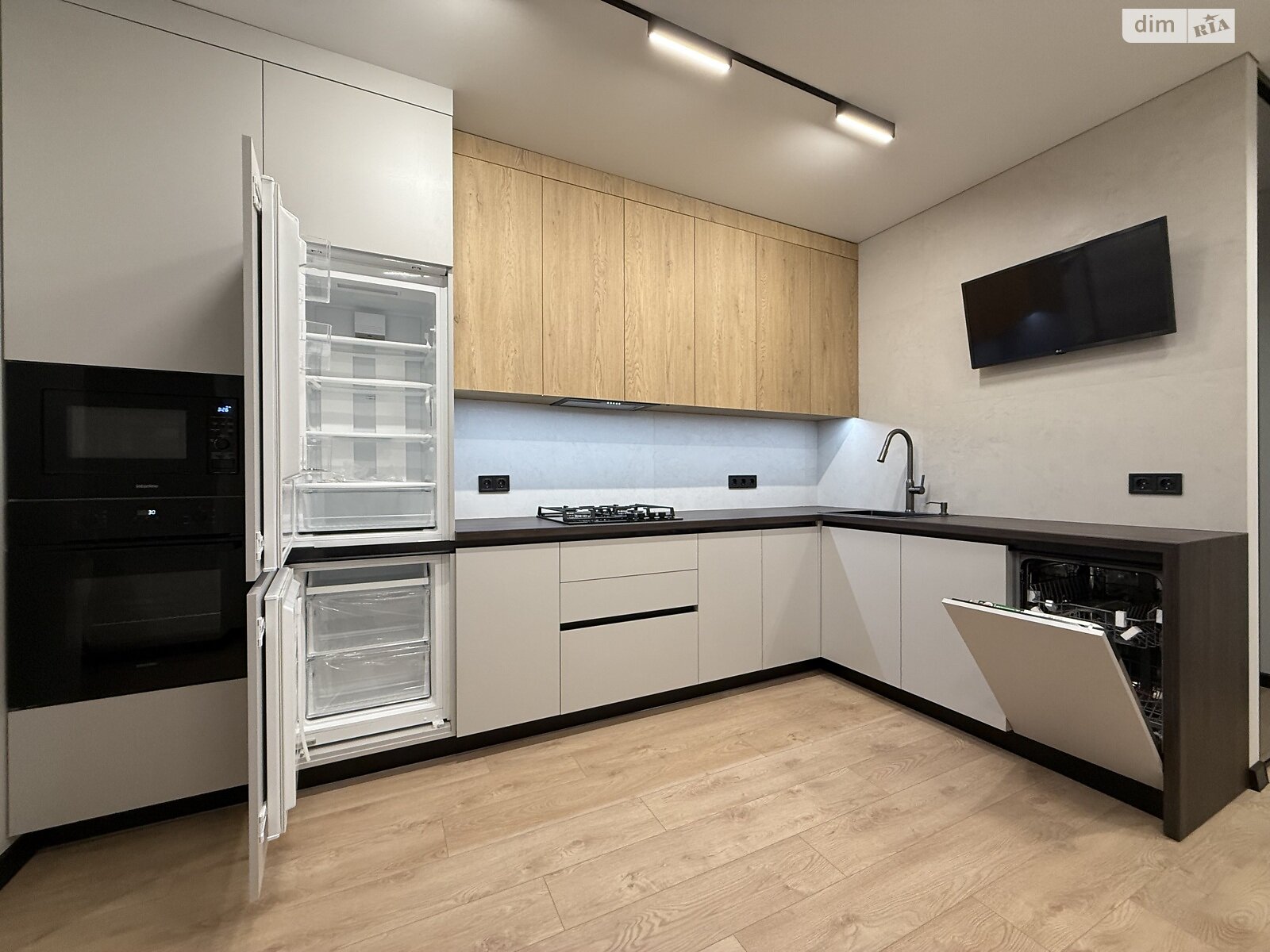 Продаж однокімнатної квартири в Рівному, на вул. Студентська 24А, район Щасливе фото 1