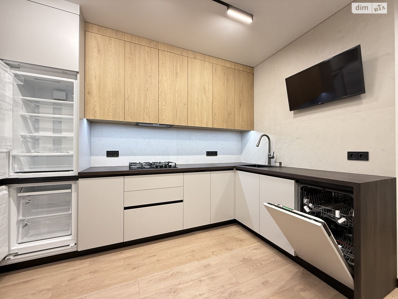 Продаж однокімнатної квартири в Рівному, на вул. Студентська 24А, район Щасливе фото 1