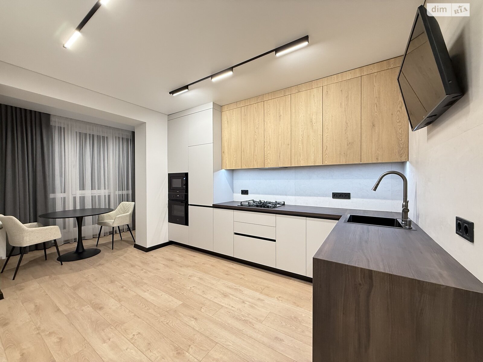 Продаж однокімнатної квартири в Рівному, на вул. Студентська 24А, район Щасливе фото 1