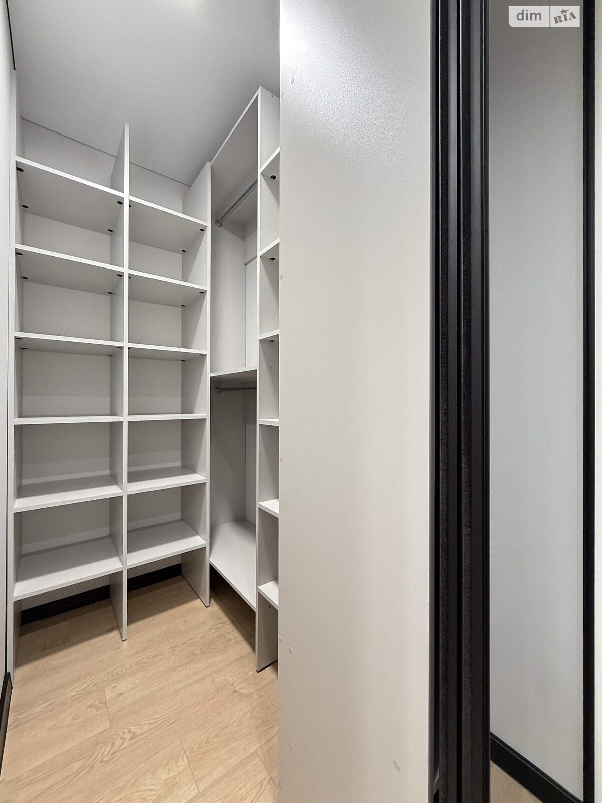 Продаж однокімнатної квартири в Рівному, на вул. Студентська 24А, район Щасливе фото 1