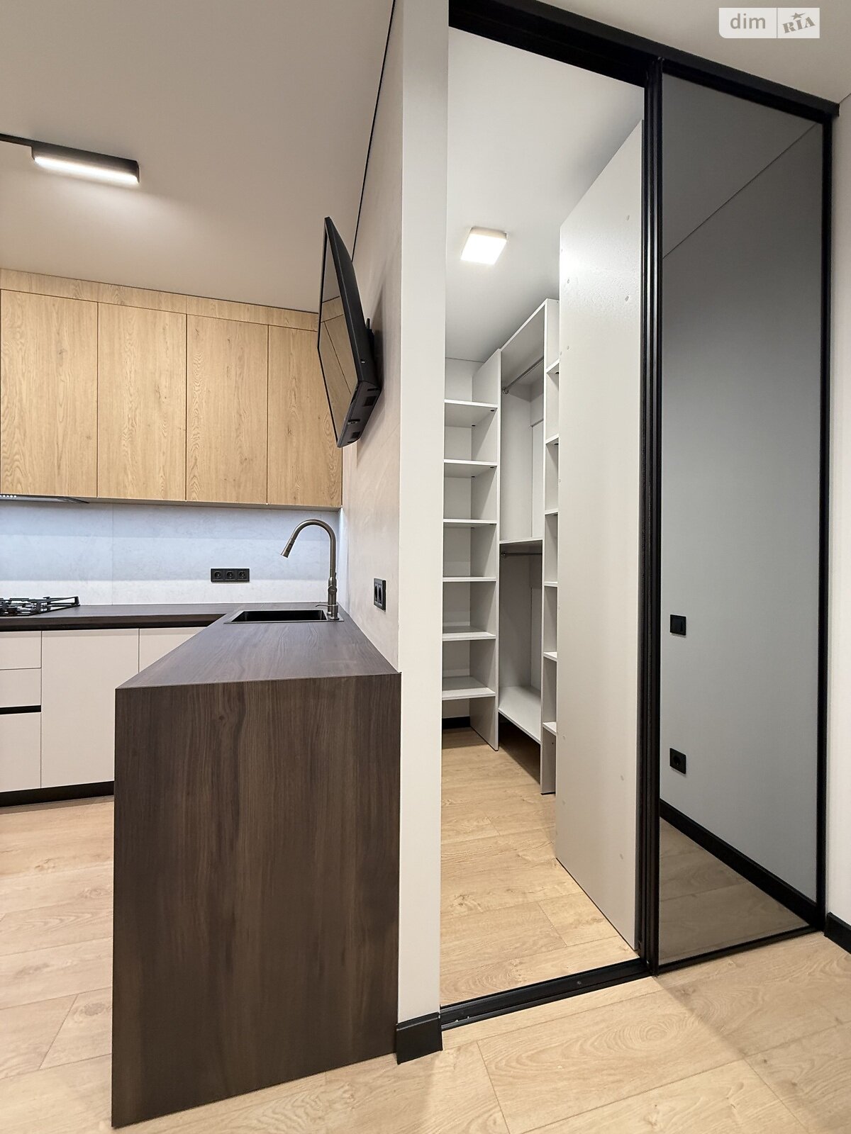 Продаж однокімнатної квартири в Рівному, на вул. Студентська 24А, район Щасливе фото 1