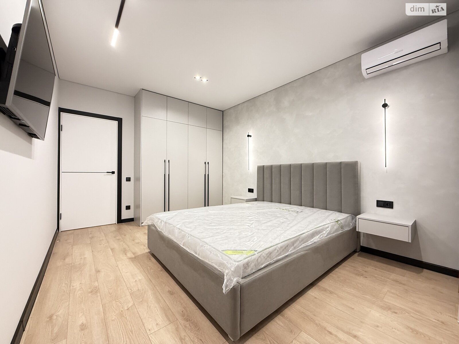 Продаж однокімнатної квартири в Рівному, на вул. Студентська 24А, район Щасливе фото 1