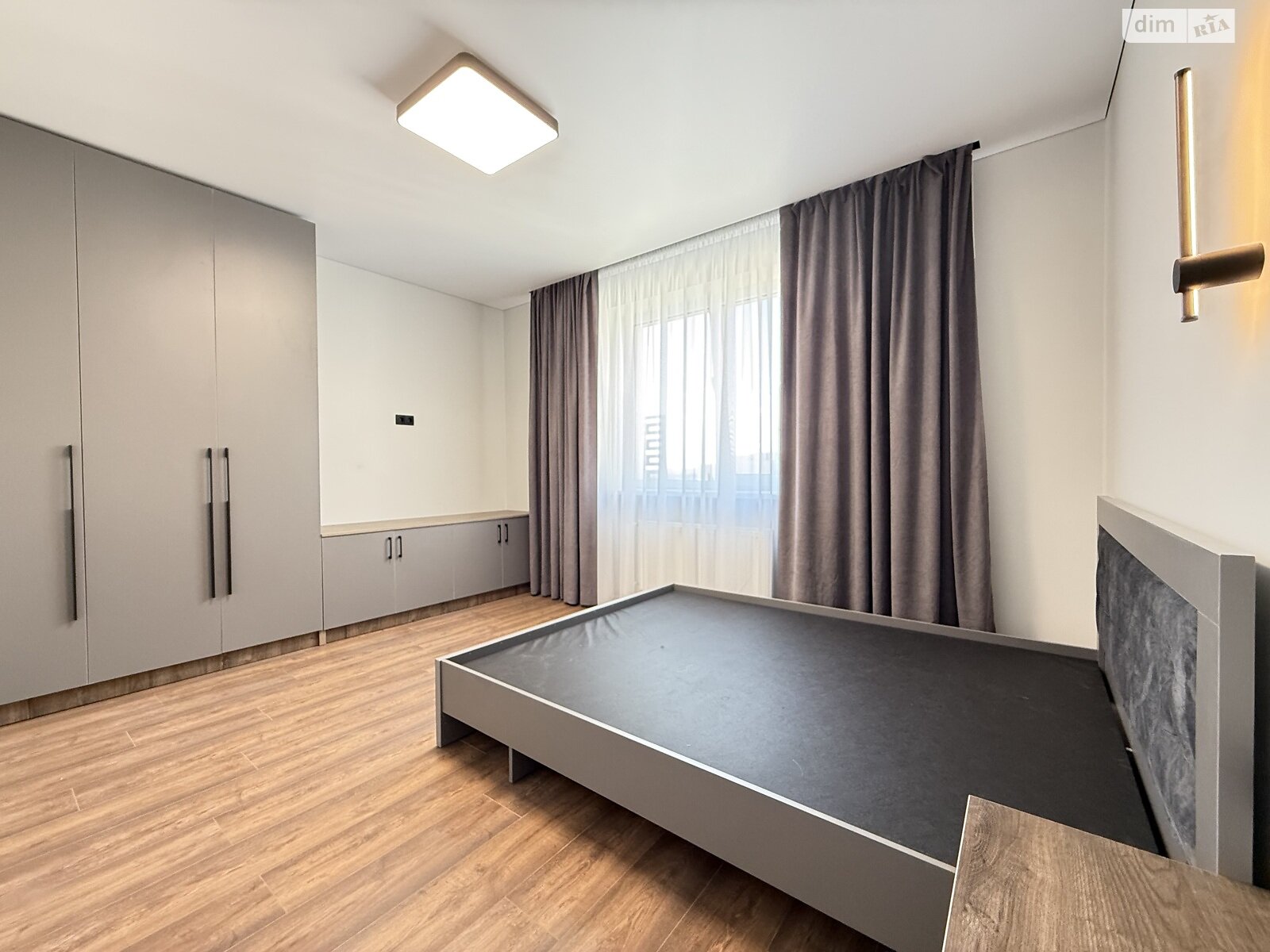 Продаж однокімнатної квартири в Рівному, на вул. Студентська 24А, район Щасливе фото 1