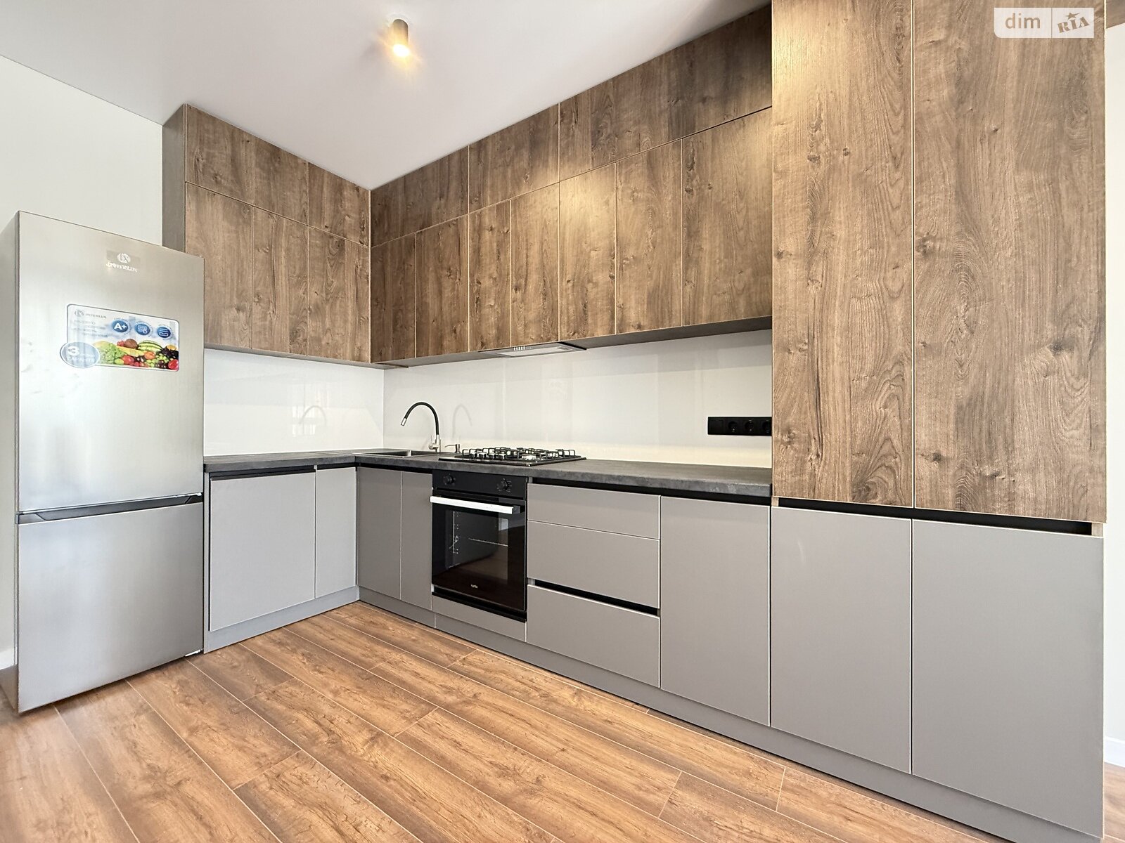 Продаж однокімнатної квартири в Рівному, на вул. Студентська 24А, район Щасливе фото 1