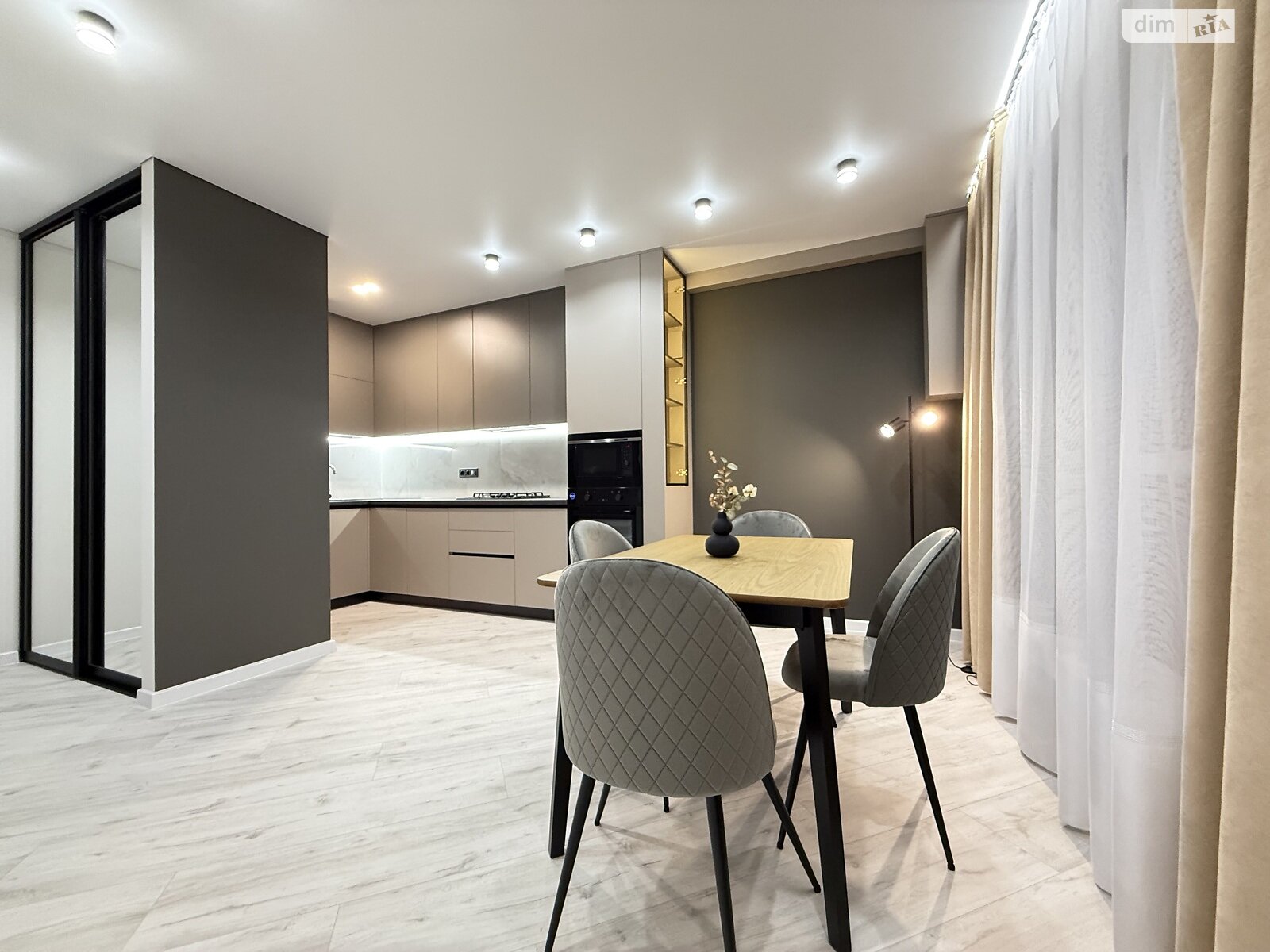 Продаж однокімнатної квартири в Рівному, на вул. Студентська 24, район Щасливе фото 1