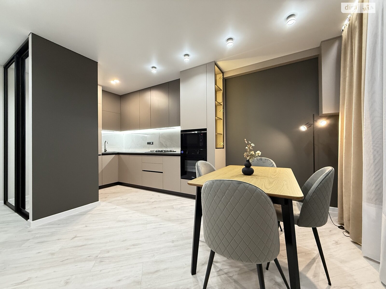 Продаж однокімнатної квартири в Рівному, на вул. Студентська 24, район Щасливе фото 1