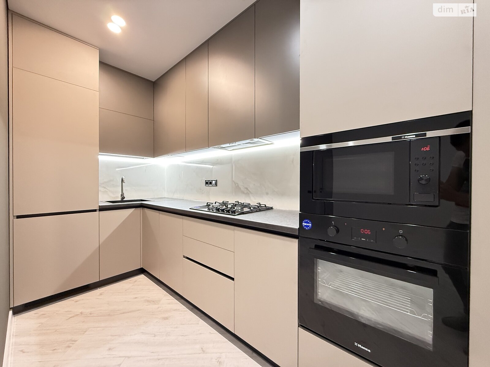 Продаж однокімнатної квартири в Рівному, на вул. Студентська 24, район Щасливе фото 1