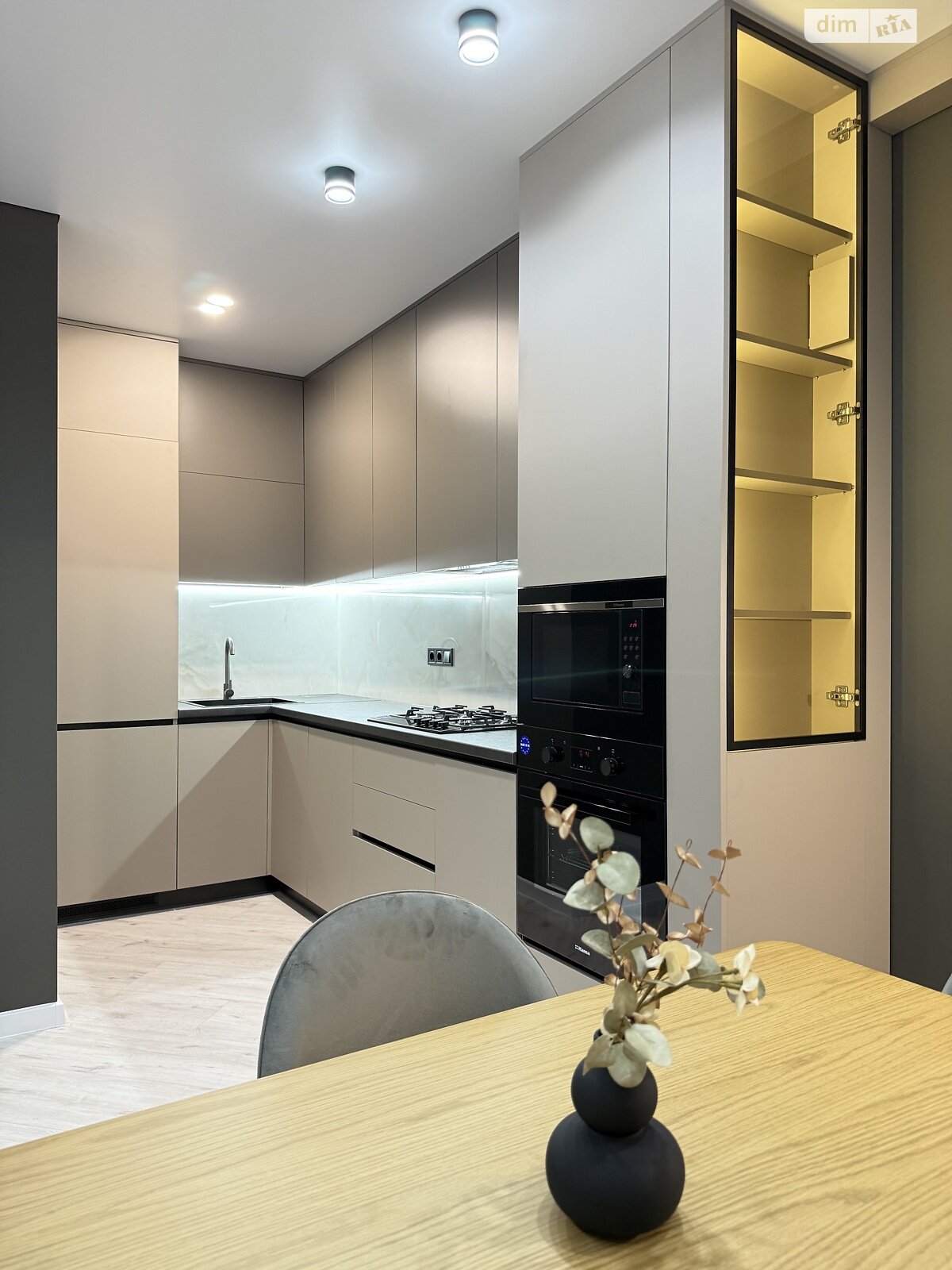 Продаж однокімнатної квартири в Рівному, на вул. Студентська 24, район Щасливе фото 1