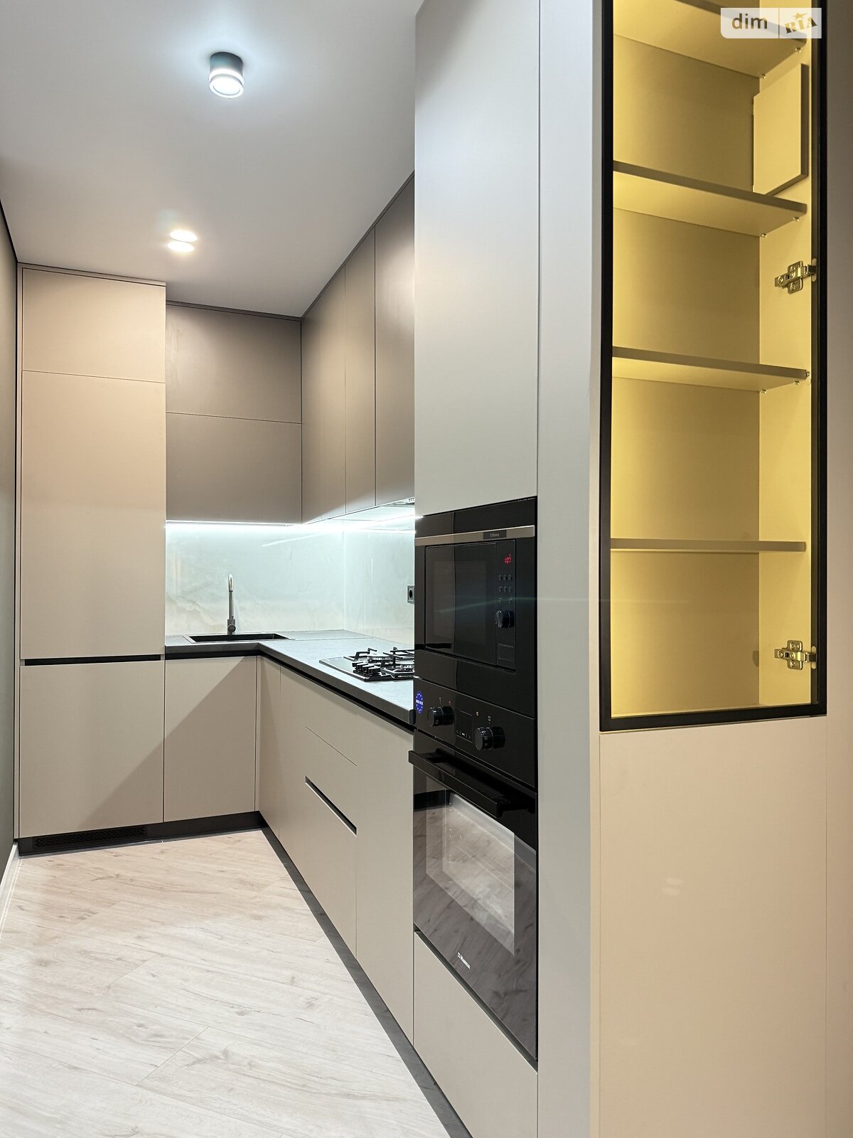 Продаж однокімнатної квартири в Рівному, на вул. Студентська 24, район Щасливе фото 1