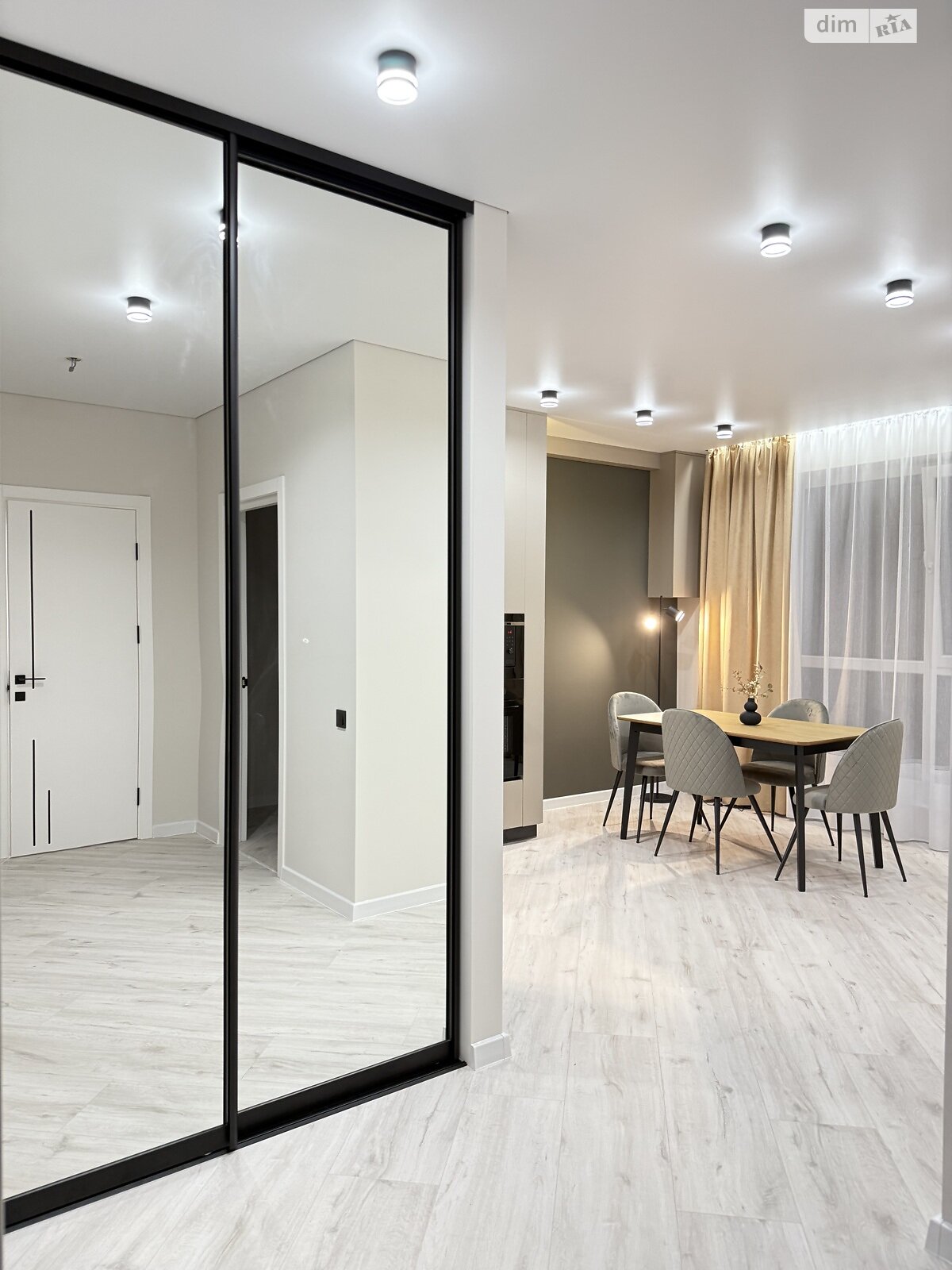 Продаж однокімнатної квартири в Рівному, на вул. Студентська 24, район Щасливе фото 1