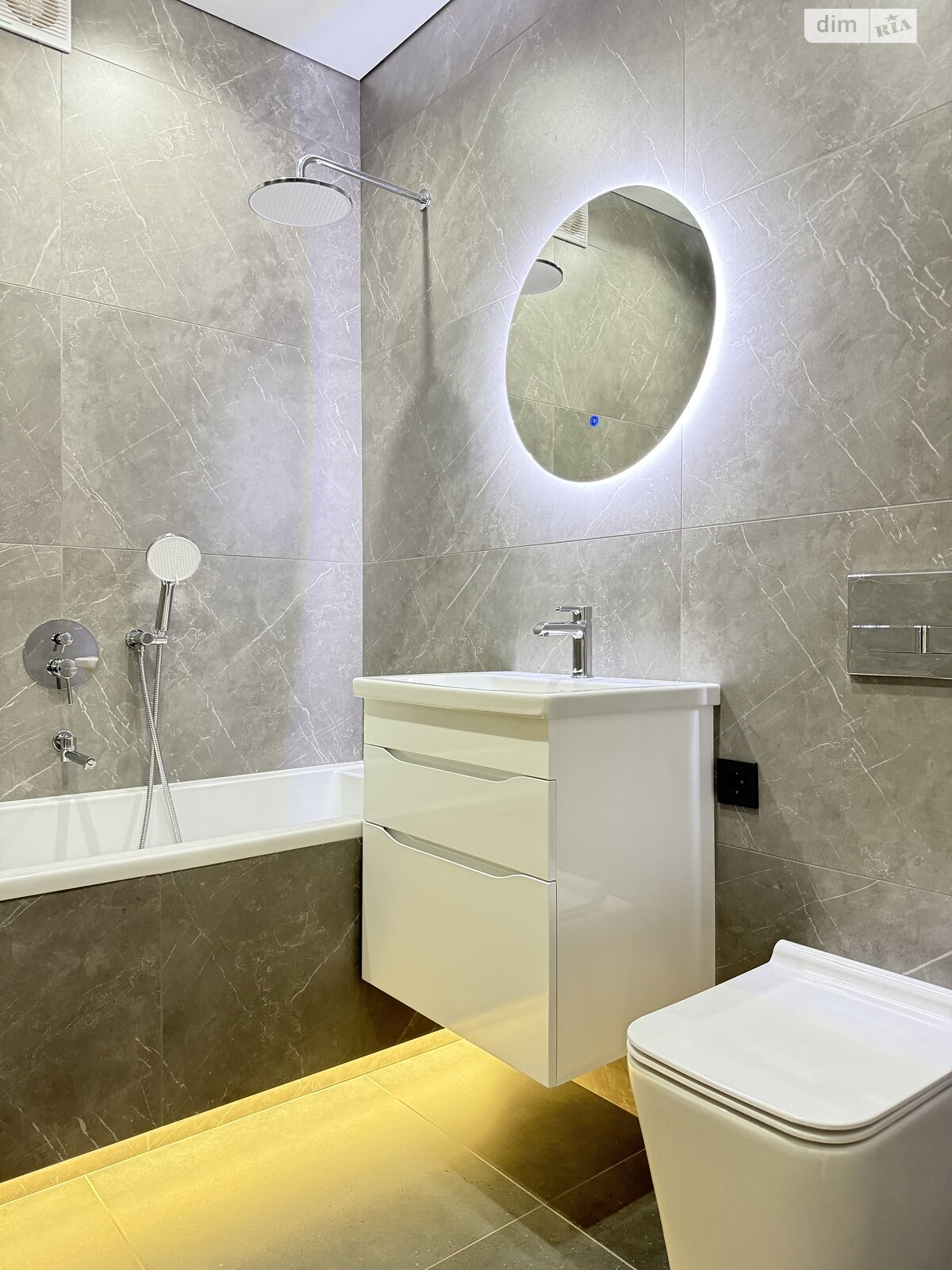 Продаж однокімнатної квартири в Рівному, на вул. Студентська 24, район Щасливе фото 1