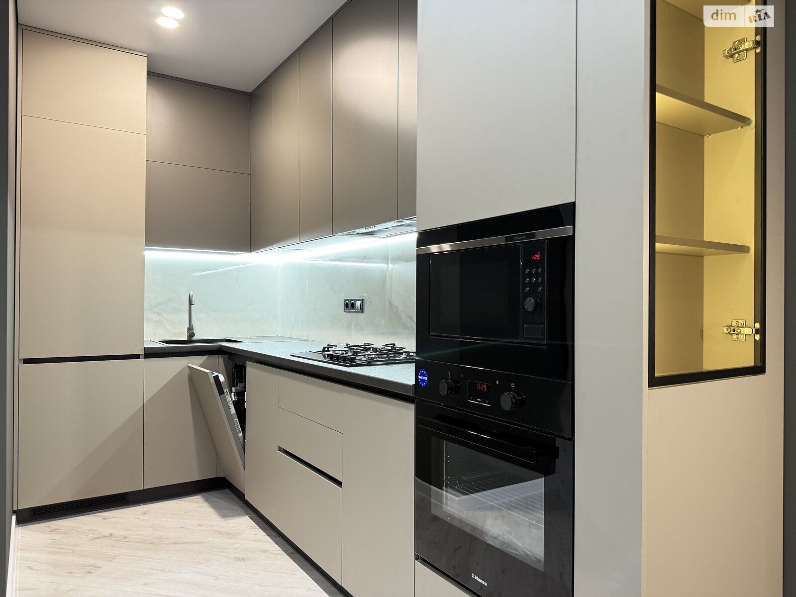 Продаж однокімнатної квартири в Рівному, на вул. Студентська 24, район Щасливе фото 1