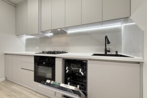 Продаж однокімнатної квартири в Рівному, на вул. Студентська 24А, район Щасливе фото 2