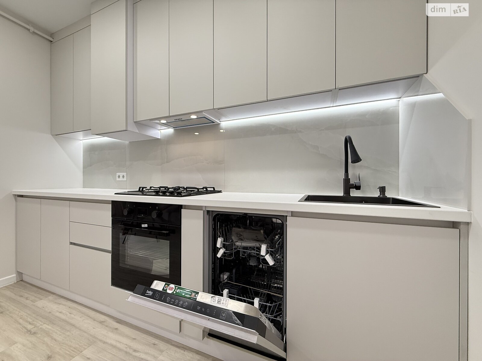 Продаж однокімнатної квартири в Рівному, на вул. Студентська 24А, район Щасливе фото 1