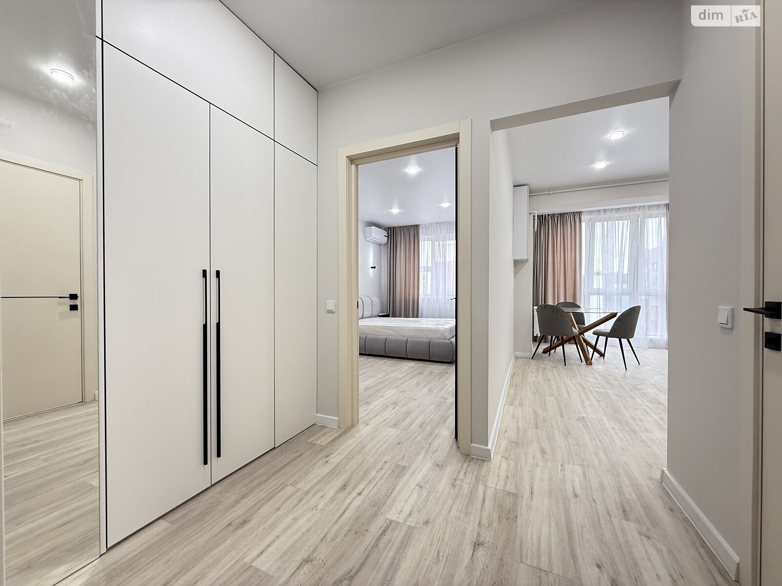 Продаж однокімнатної квартири в Рівному, на вул. Студентська 24А, район Щасливе фото 1