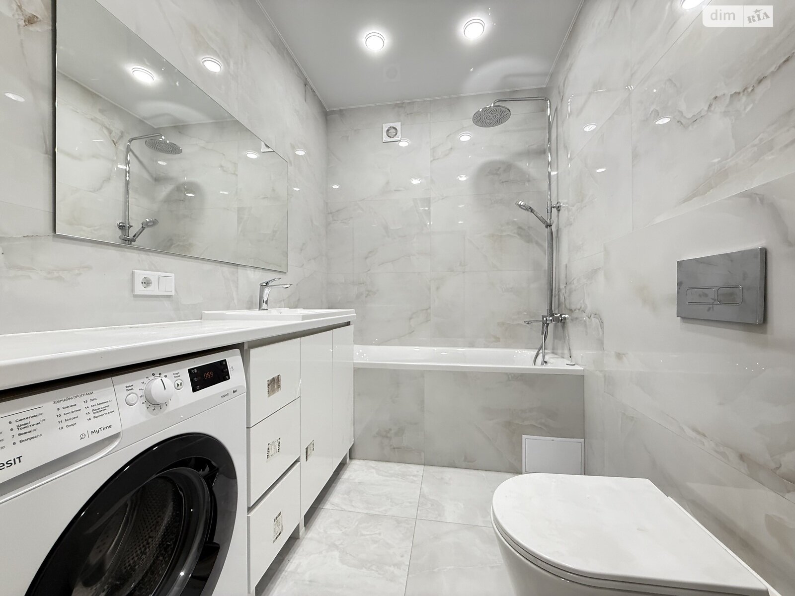 Продаж однокімнатної квартири в Рівному, на вул. Студентська 24А, район Щасливе фото 1