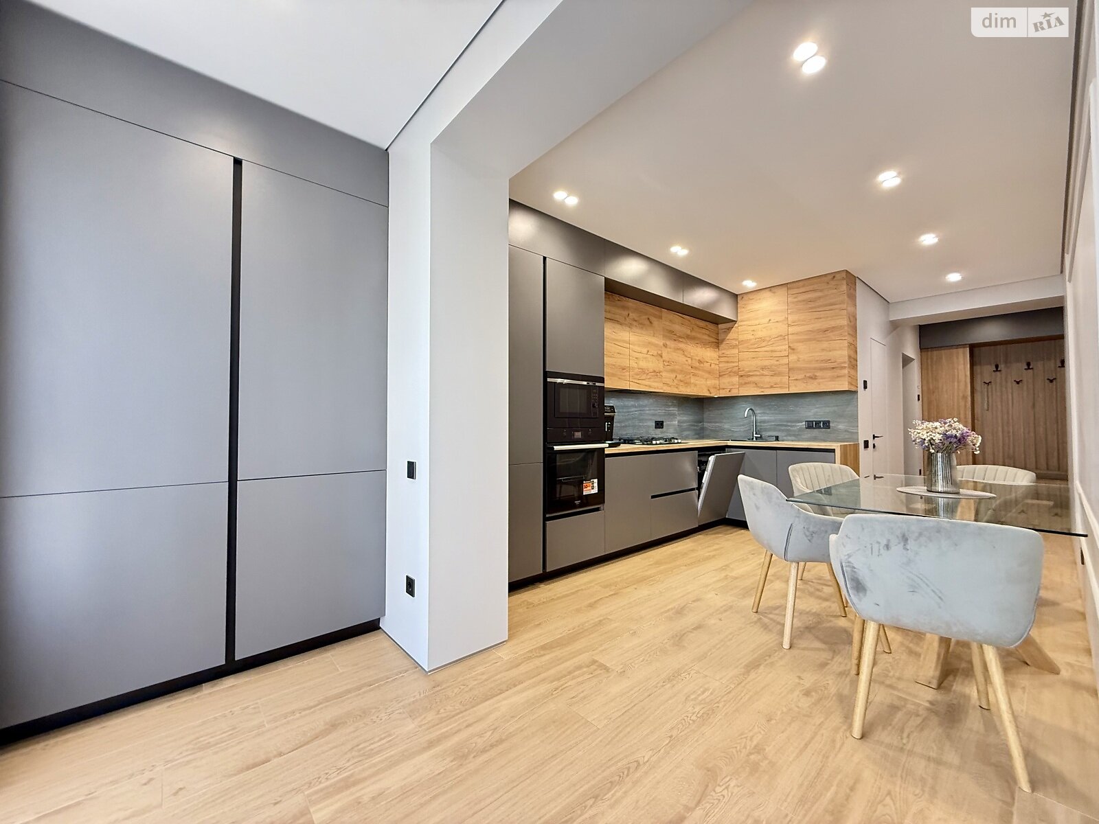 Продажа трехкомнатной квартиры в Ровно, на ул. Студенческая 32, район Счастливое фото 1