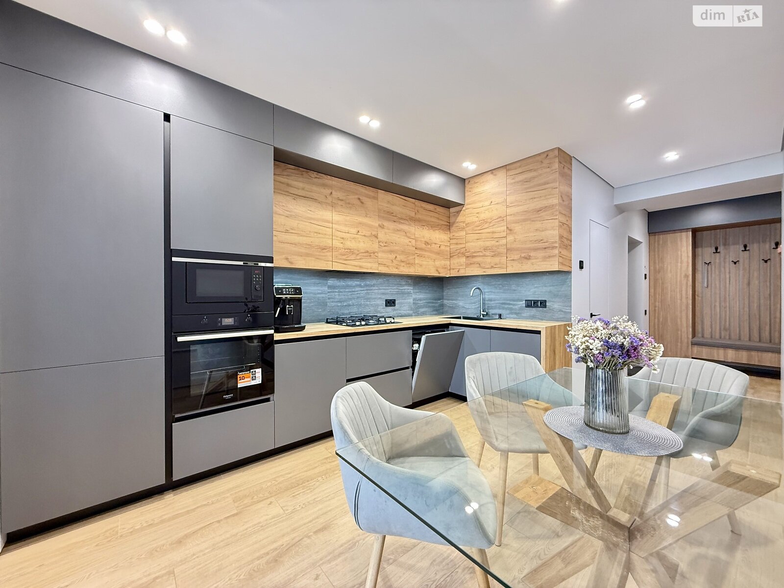 Продажа трехкомнатной квартиры в Ровно, на ул. Студенческая 32, район Счастливое фото 1