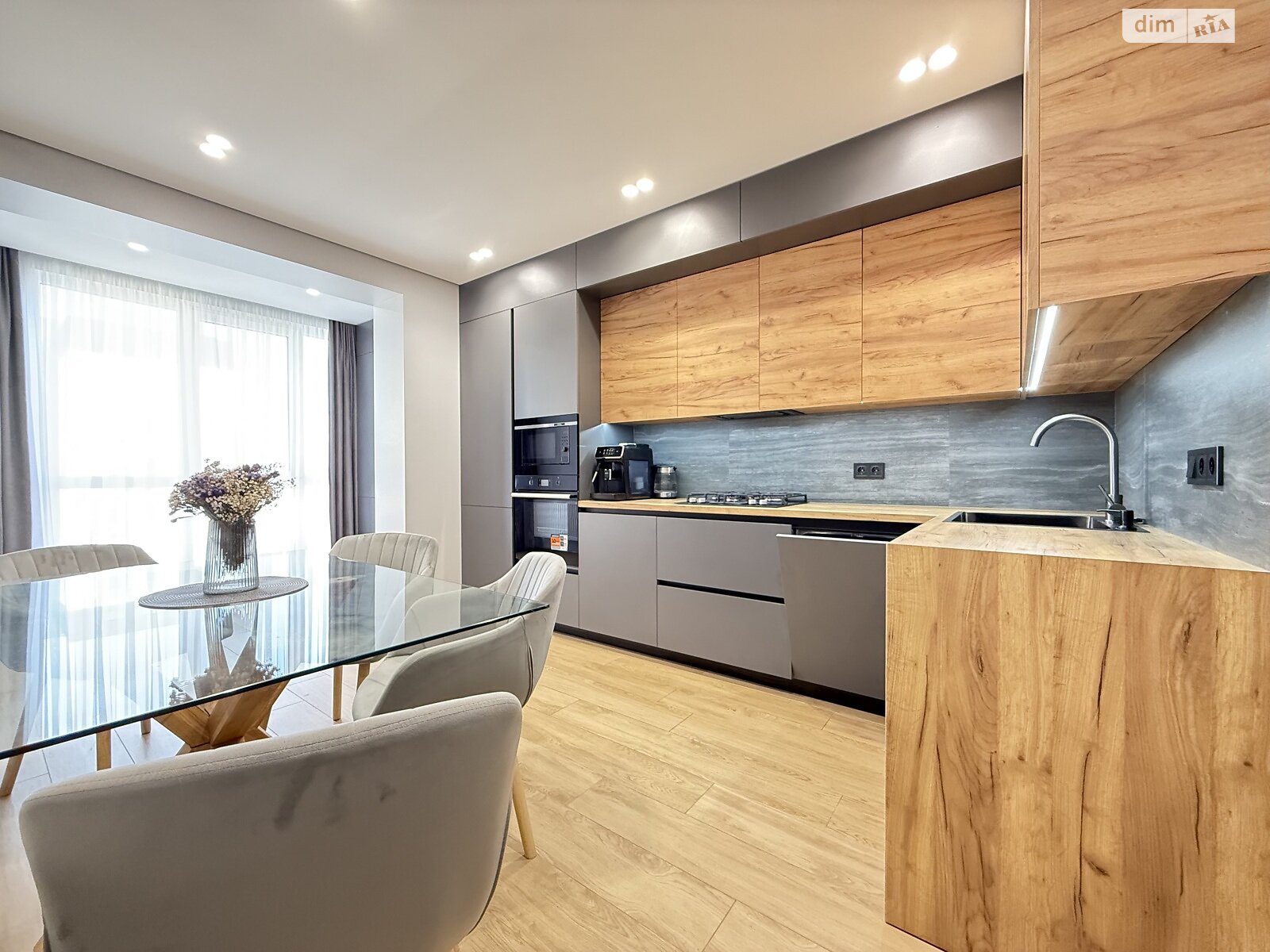 Продажа трехкомнатной квартиры в Ровно, на ул. Студенческая 32, район Счастливое фото 1