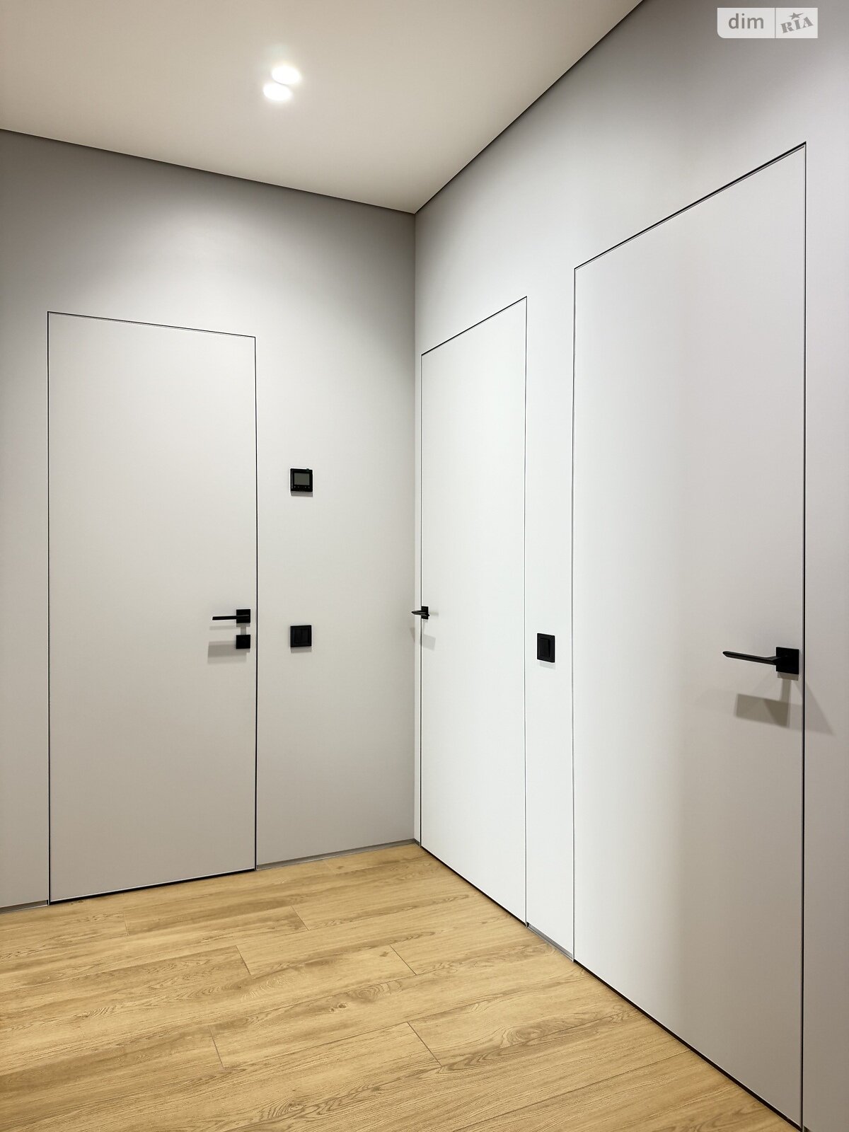 Продажа трехкомнатной квартиры в Ровно, на ул. Студенческая 32, район Счастливое фото 1