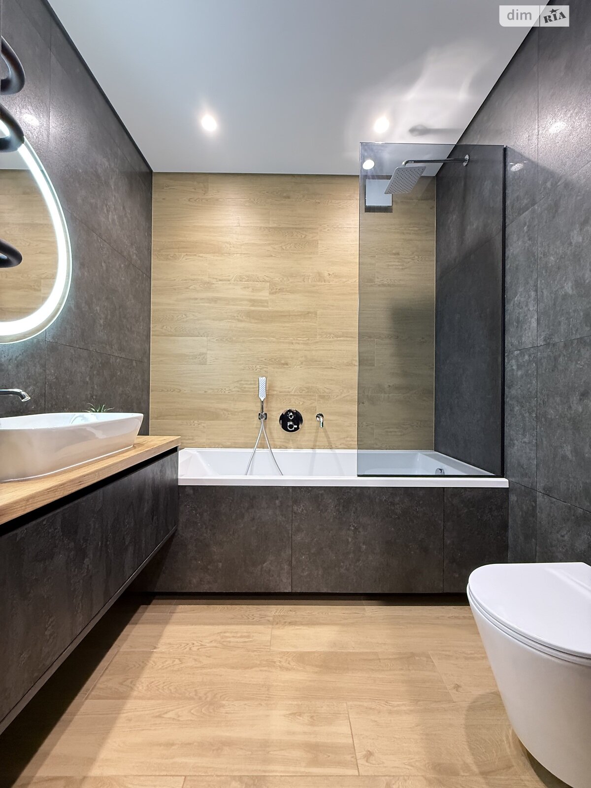 Продажа трехкомнатной квартиры в Ровно, на ул. Студенческая 32, район Счастливое фото 1