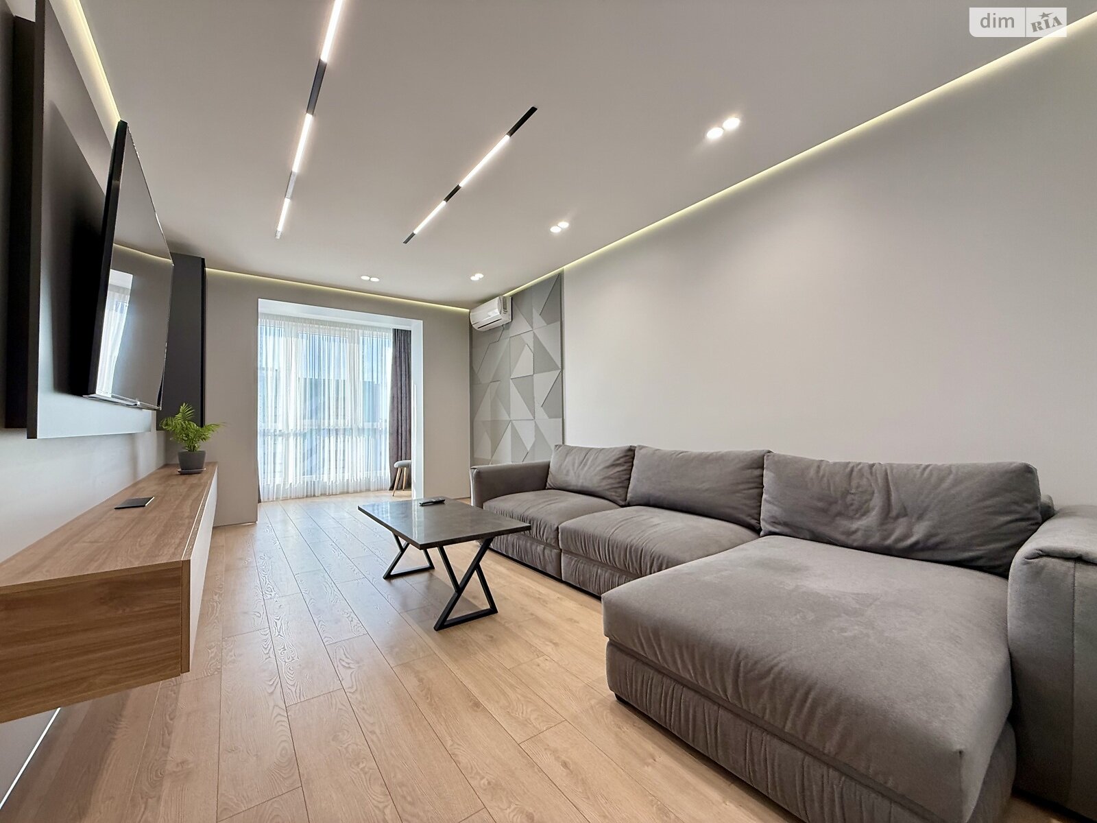 Продажа трехкомнатной квартиры в Ровно, на ул. Студенческая 32, район Счастливое фото 1