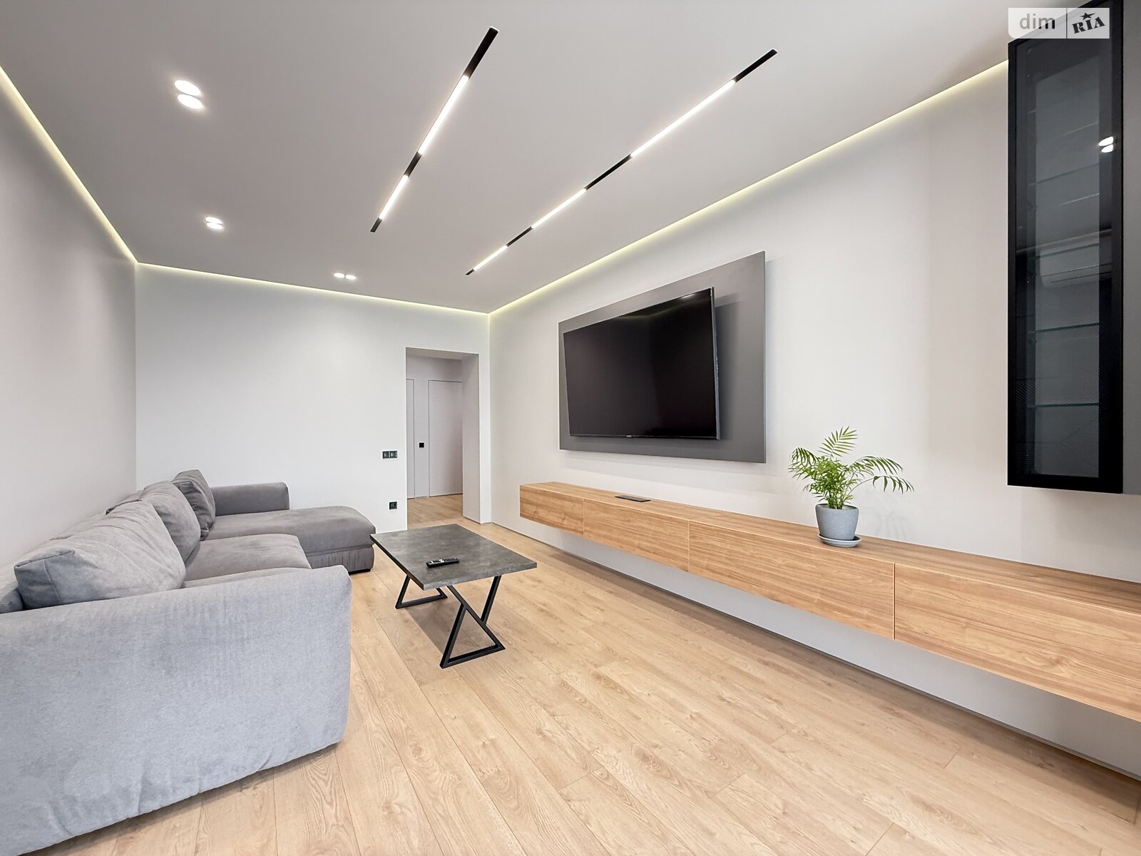 Продажа трехкомнатной квартиры в Ровно, на ул. Студенческая 32, район Счастливое фото 1