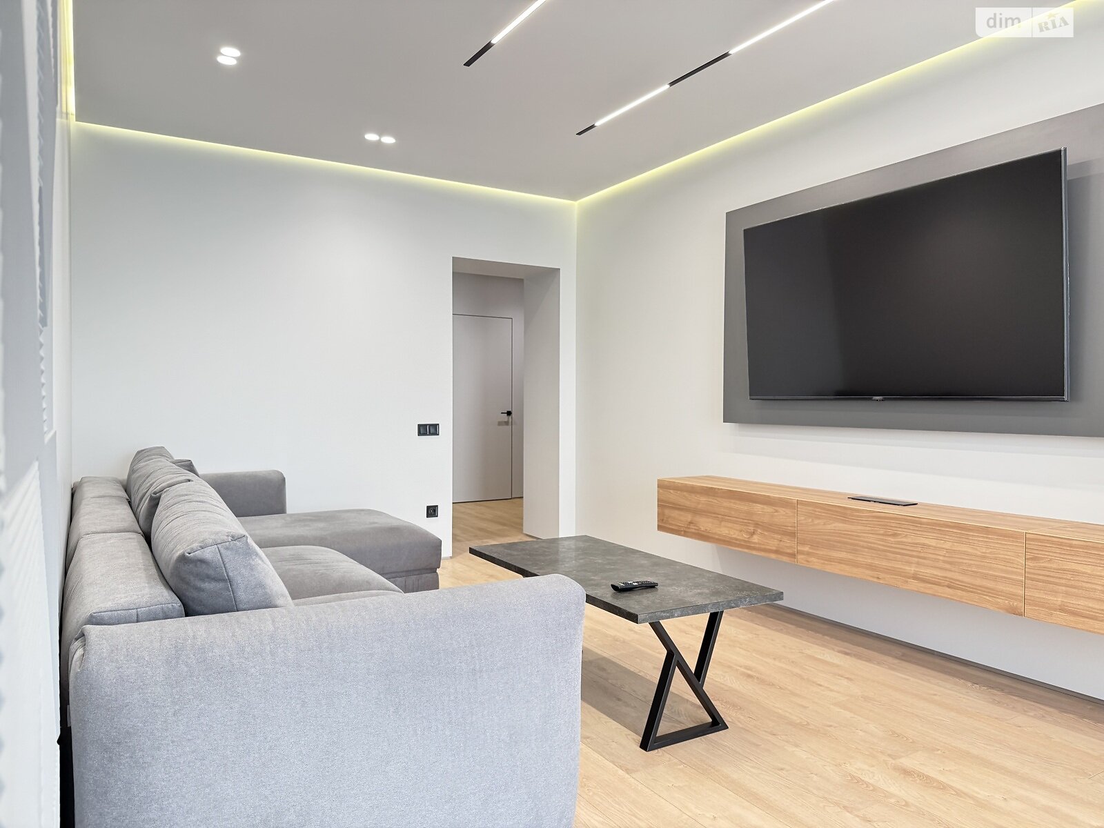 Продажа трехкомнатной квартиры в Ровно, на ул. Студенческая 32, район Счастливое фото 1