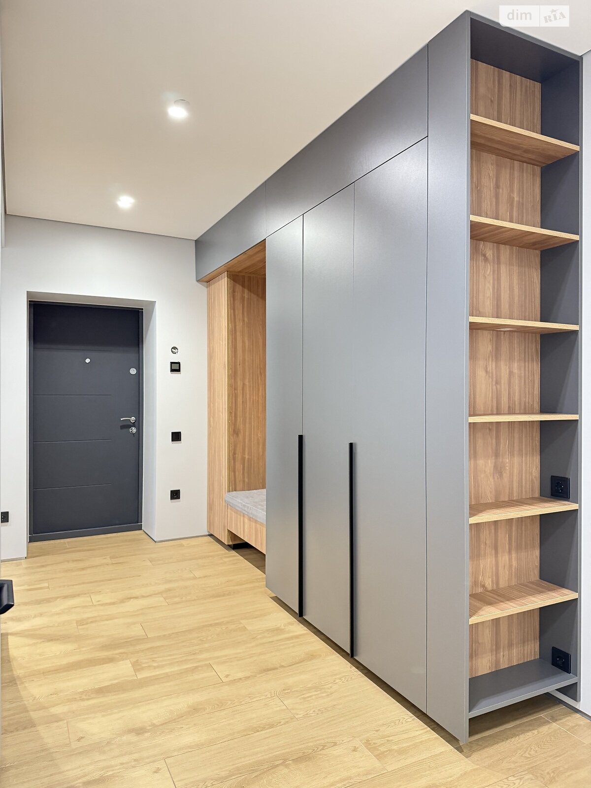 Продажа трехкомнатной квартиры в Ровно, на ул. Студенческая 32, район Счастливое фото 1