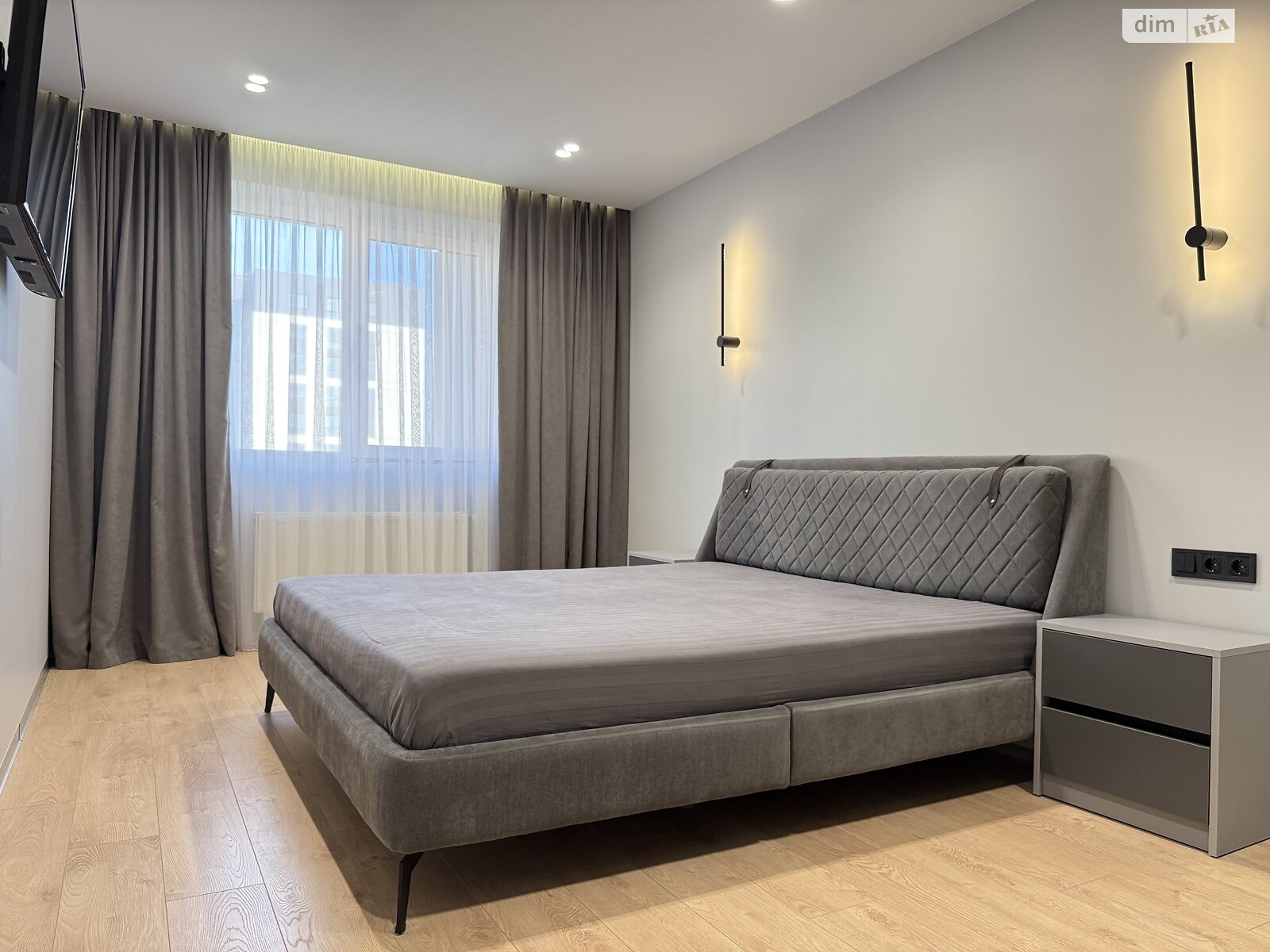 Продажа трехкомнатной квартиры в Ровно, на ул. Студенческая 32, район Счастливое фото 1