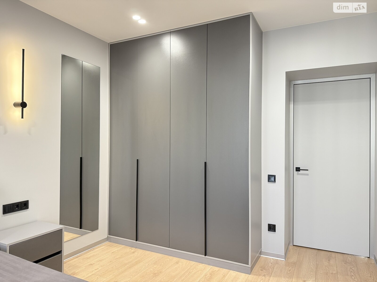 Продажа трехкомнатной квартиры в Ровно, на ул. Студенческая 32, район Счастливое фото 1