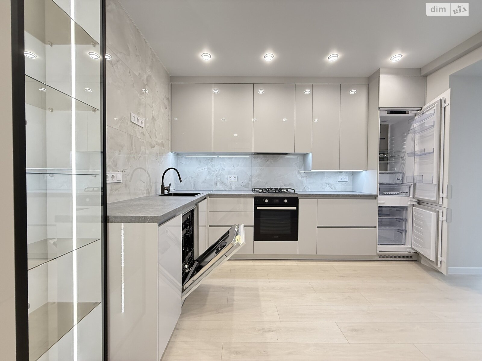 Продажа двухкомнатной квартиры в Ровно, на ул. Студенческая 24А, район Счастливое фото 1