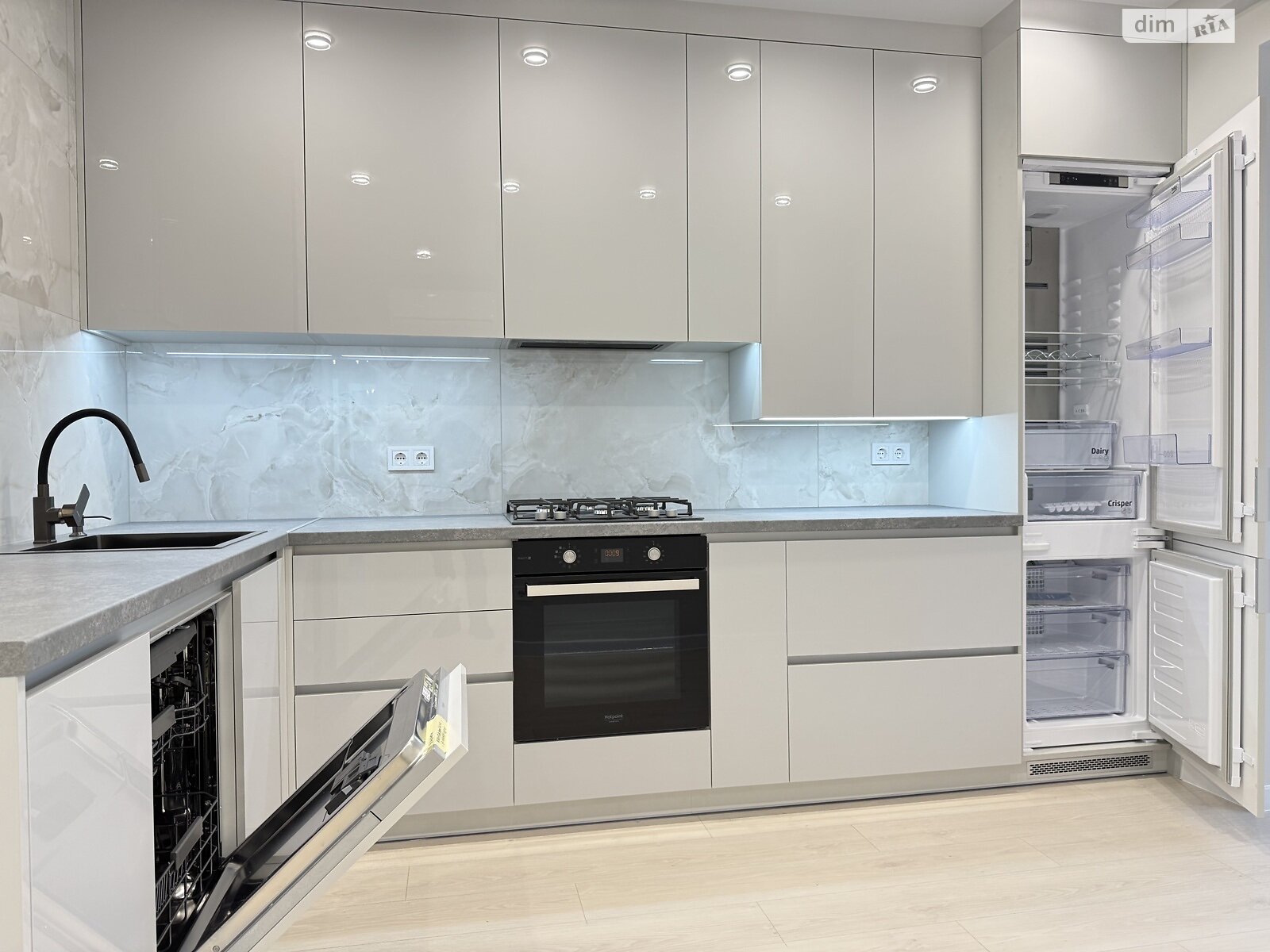 Продажа двухкомнатной квартиры в Ровно, на ул. Студенческая 24А, район Счастливое фото 1