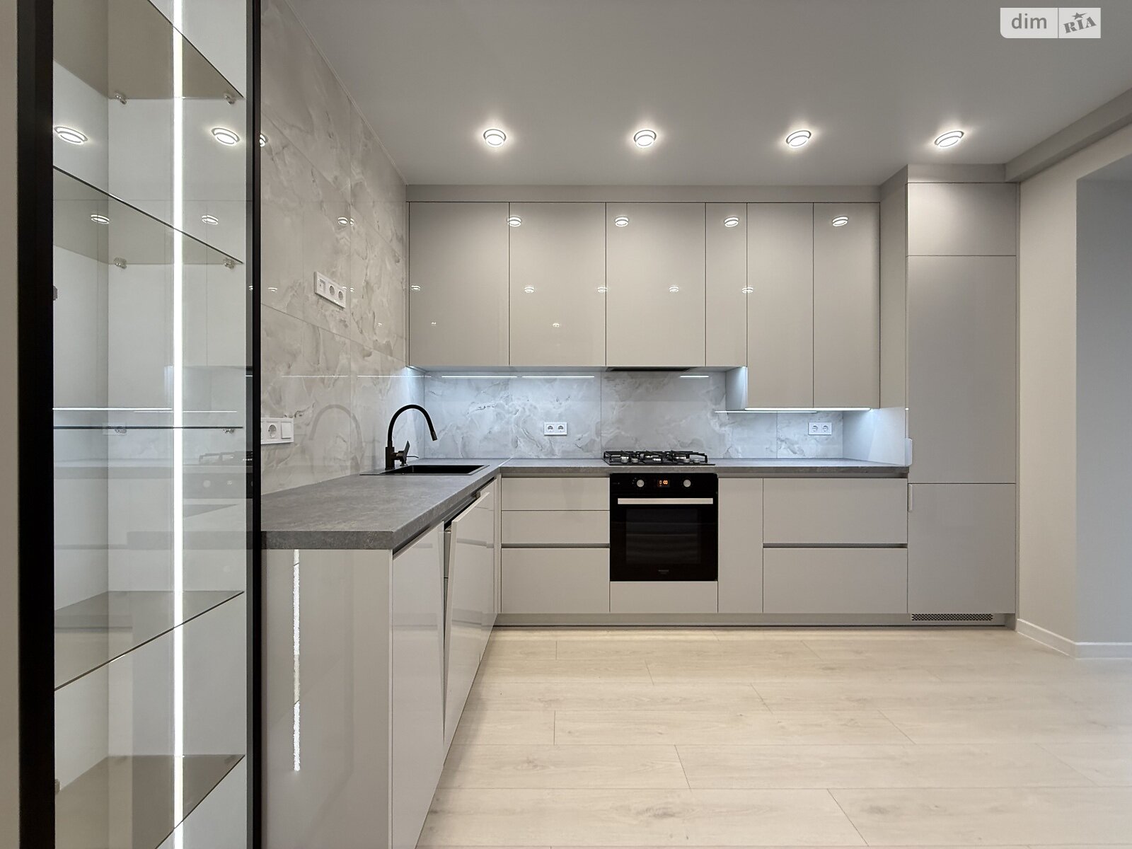 Продажа двухкомнатной квартиры в Ровно, на ул. Студенческая 24А, район Счастливое фото 1