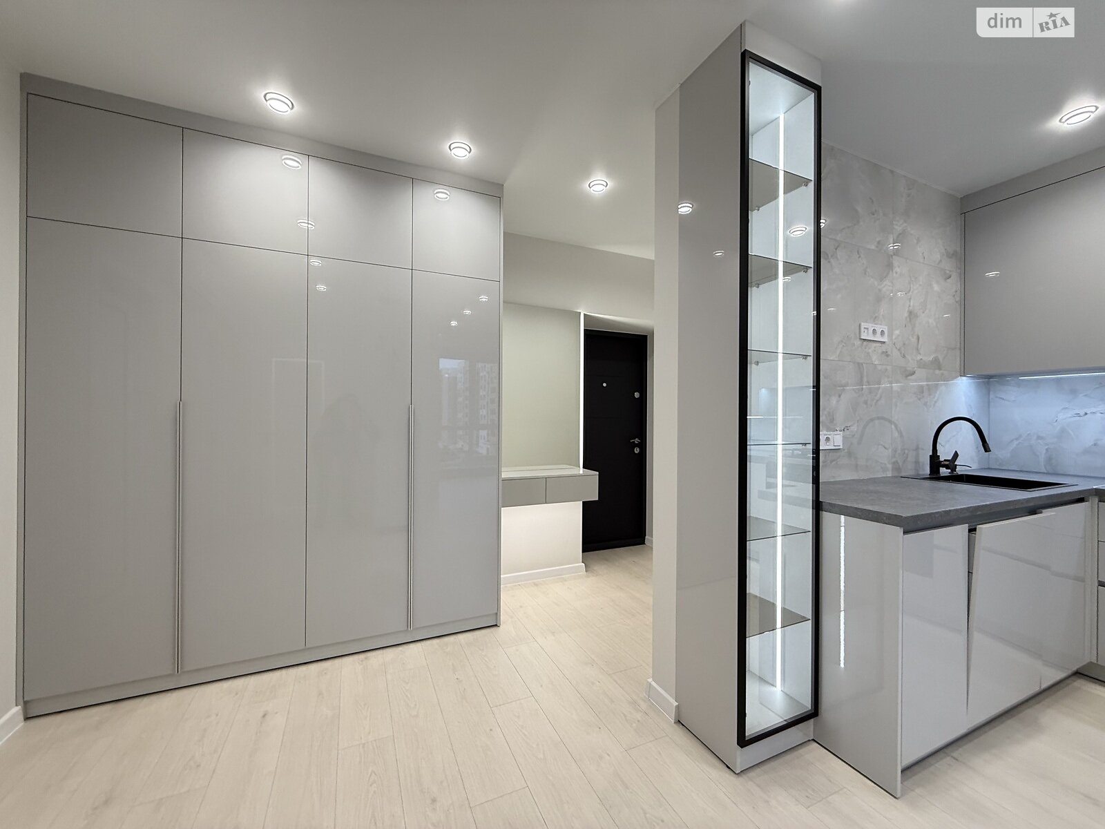 Продажа двухкомнатной квартиры в Ровно, на ул. Студенческая 24А, район Счастливое фото 1