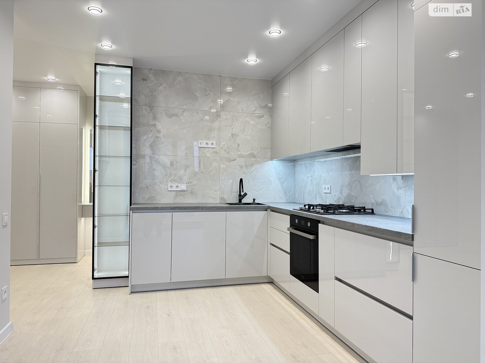 Продажа двухкомнатной квартиры в Ровно, на ул. Студенческая 24А, район Счастливое фото 1