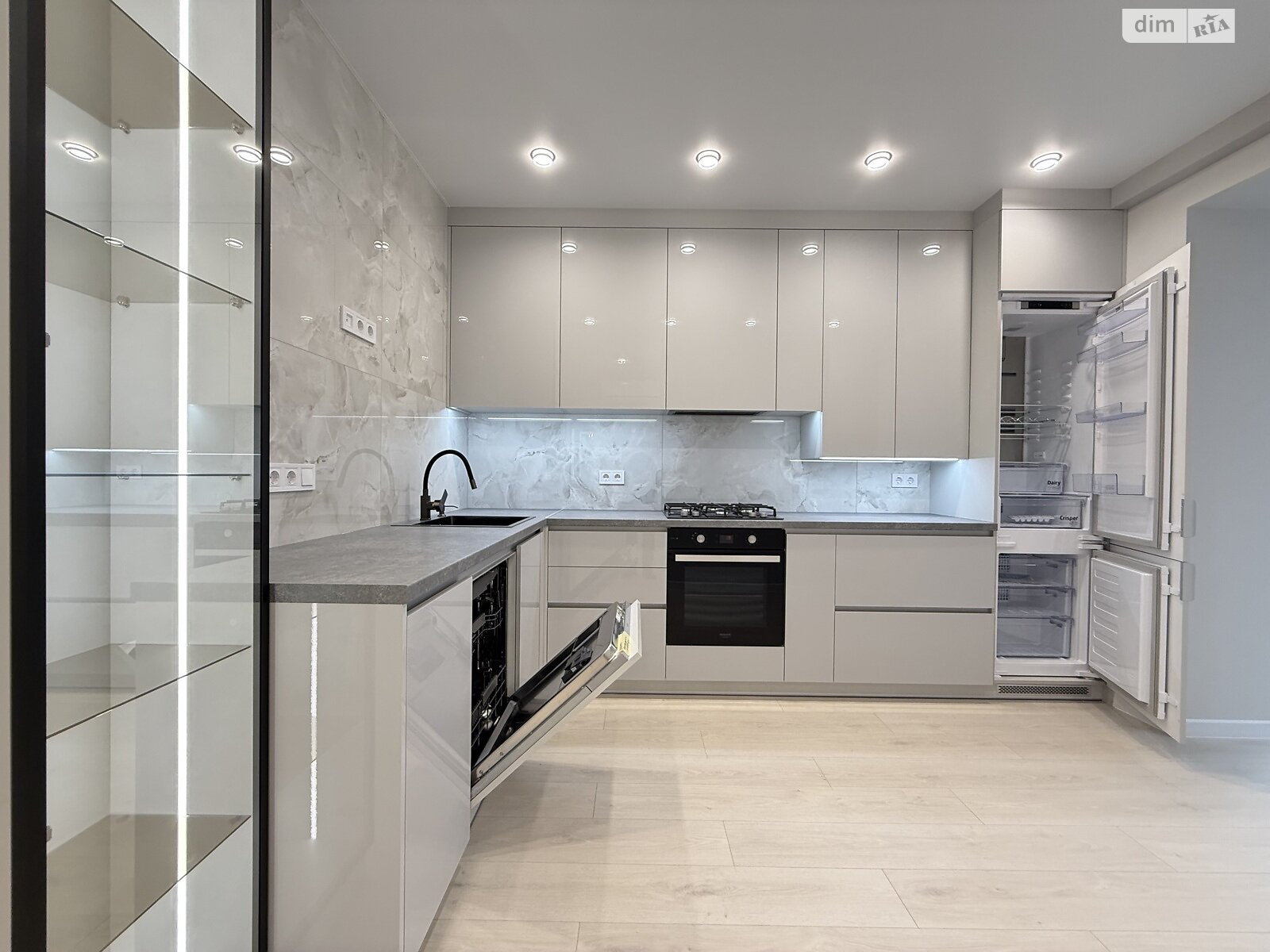 Продажа двухкомнатной квартиры в Ровно, на ул. Студенческая 24А, район Счастливое фото 1