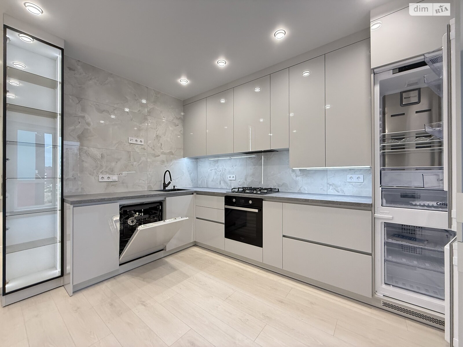 Продажа двухкомнатной квартиры в Ровно, на ул. Студенческая 24А, район Счастливое фото 1