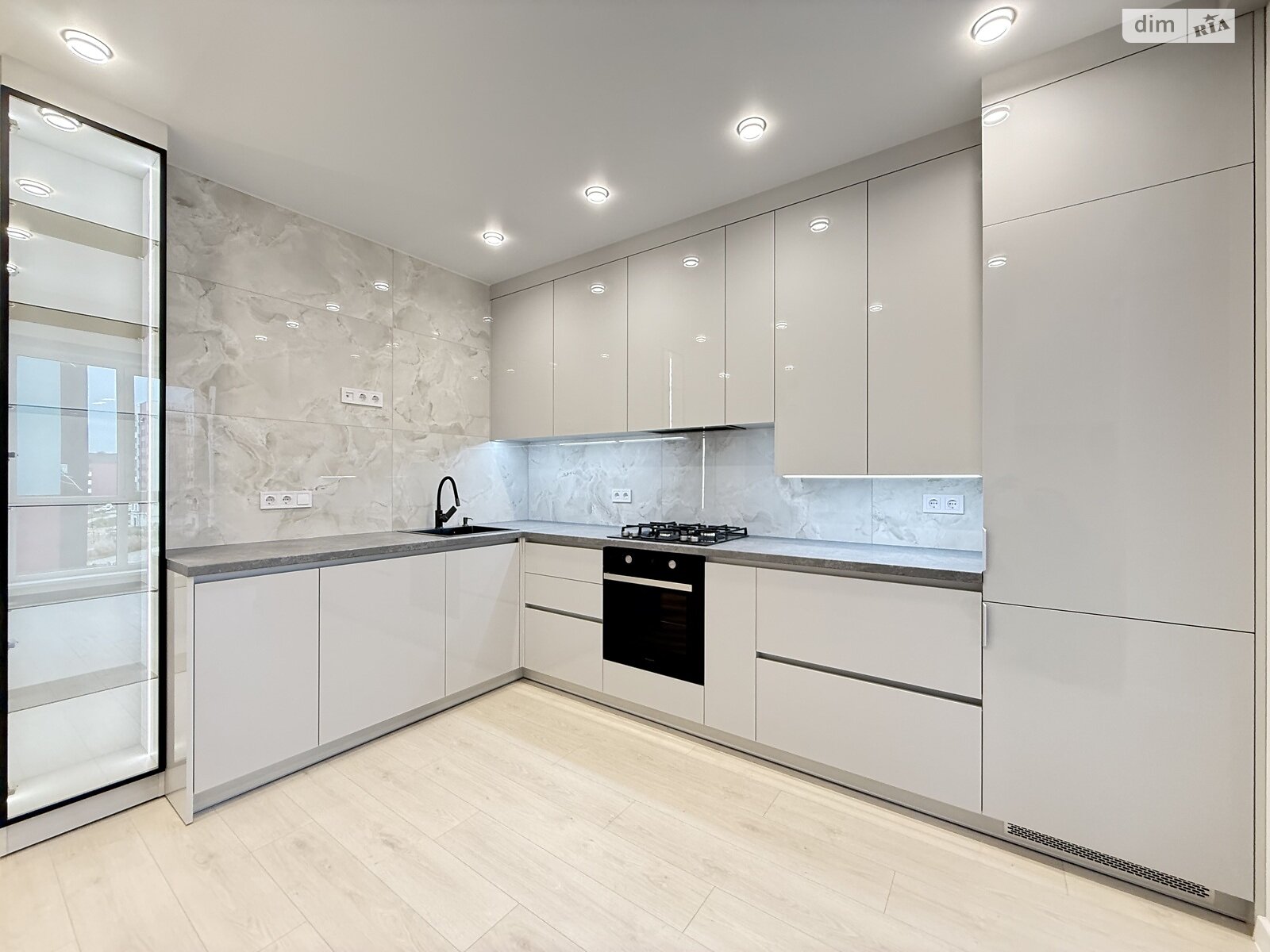 Продажа двухкомнатной квартиры в Ровно, на ул. Студенческая 24А, район Счастливое фото 1