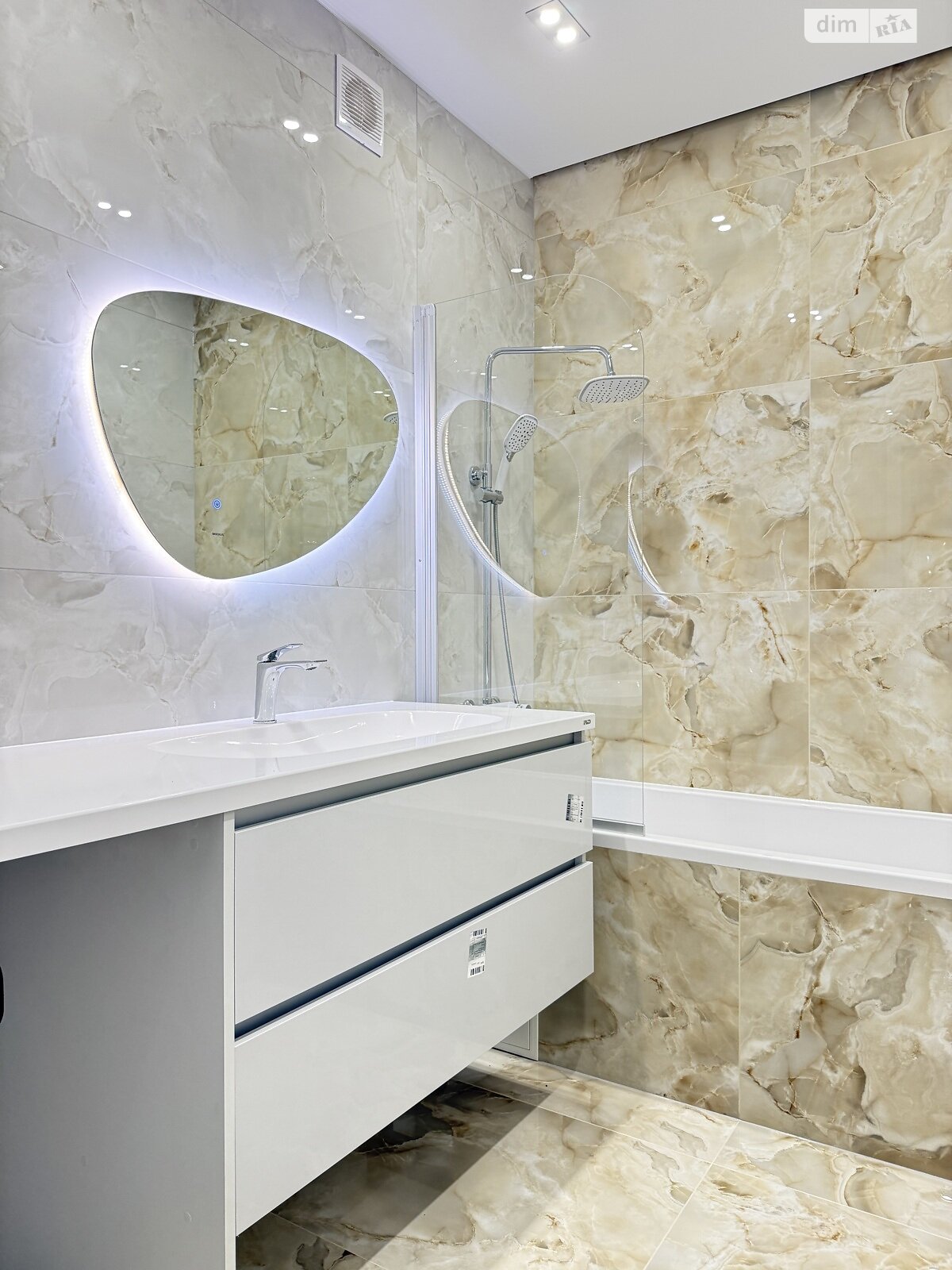 Продажа двухкомнатной квартиры в Ровно, на ул. Студенческая 24А, район Счастливое фото 1